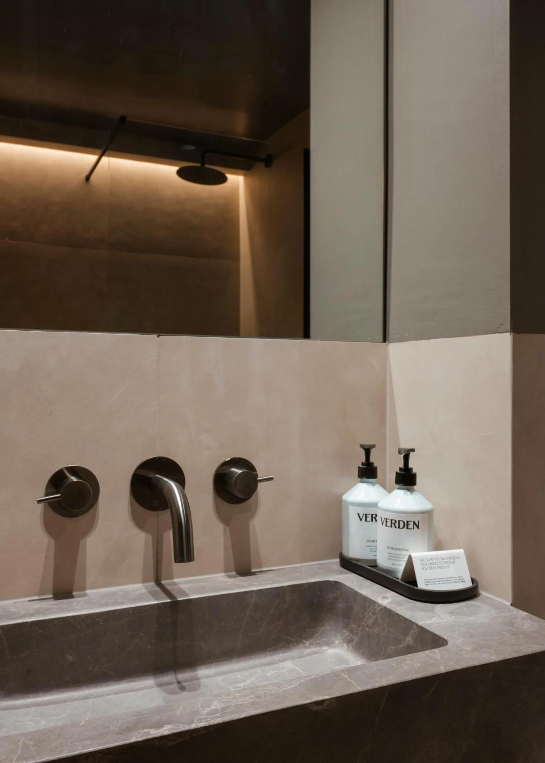 Bathroom in Hyll Hotel