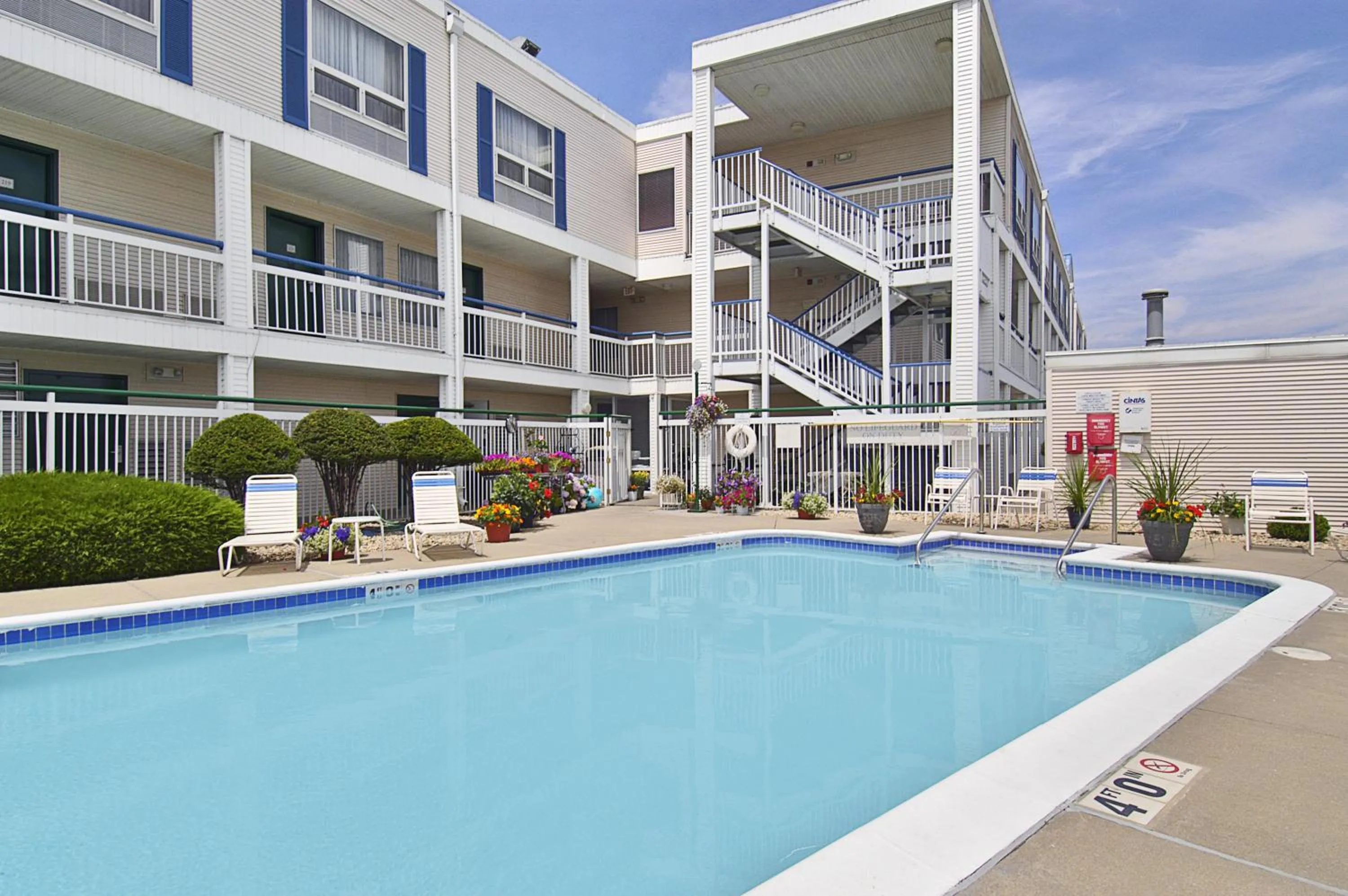 Swimming Pool in Super 8 by Wyndham Madison East