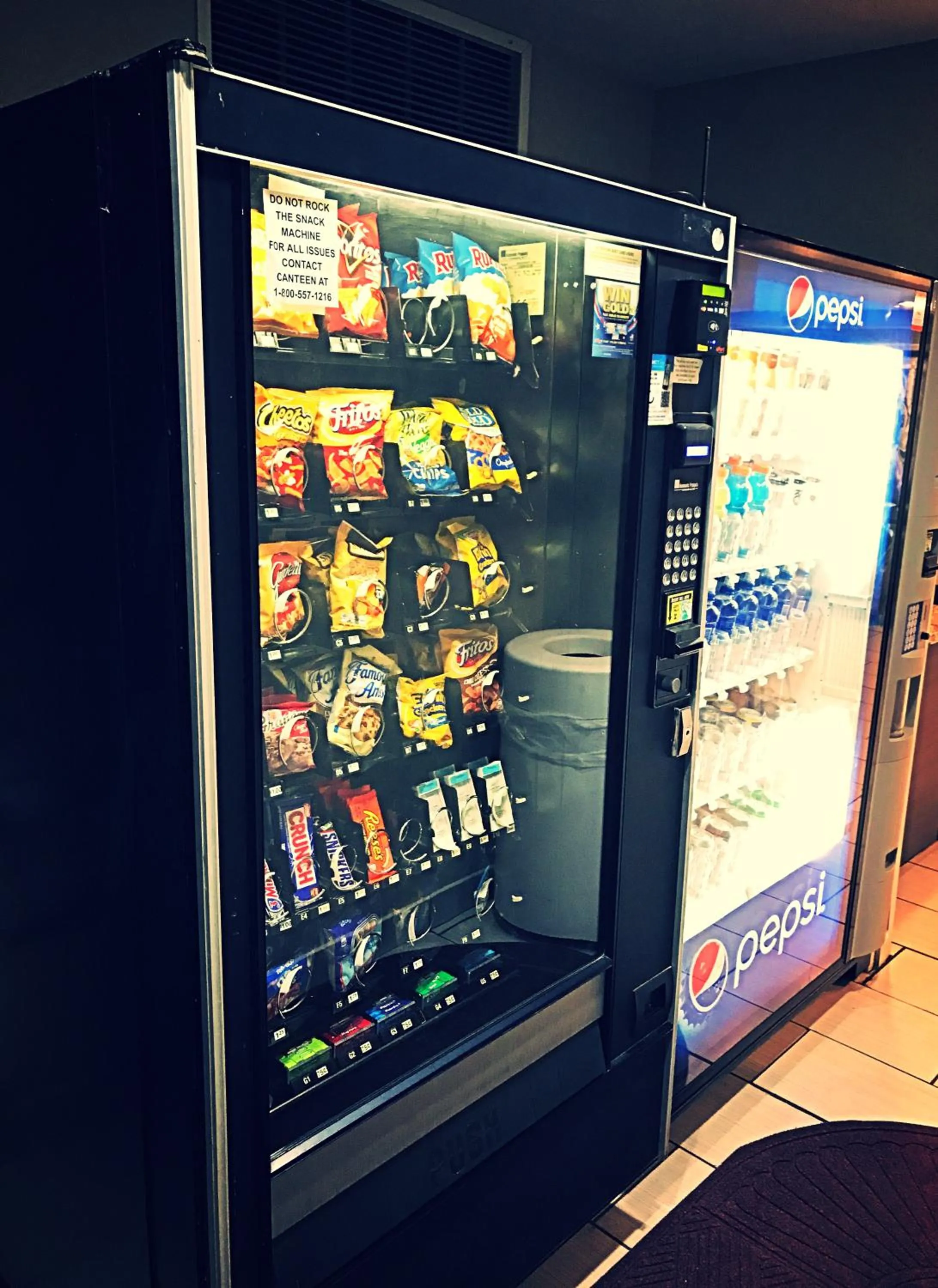 Food and drinks, Supermarket/Shops in Super 8 by Wyndham Madison East