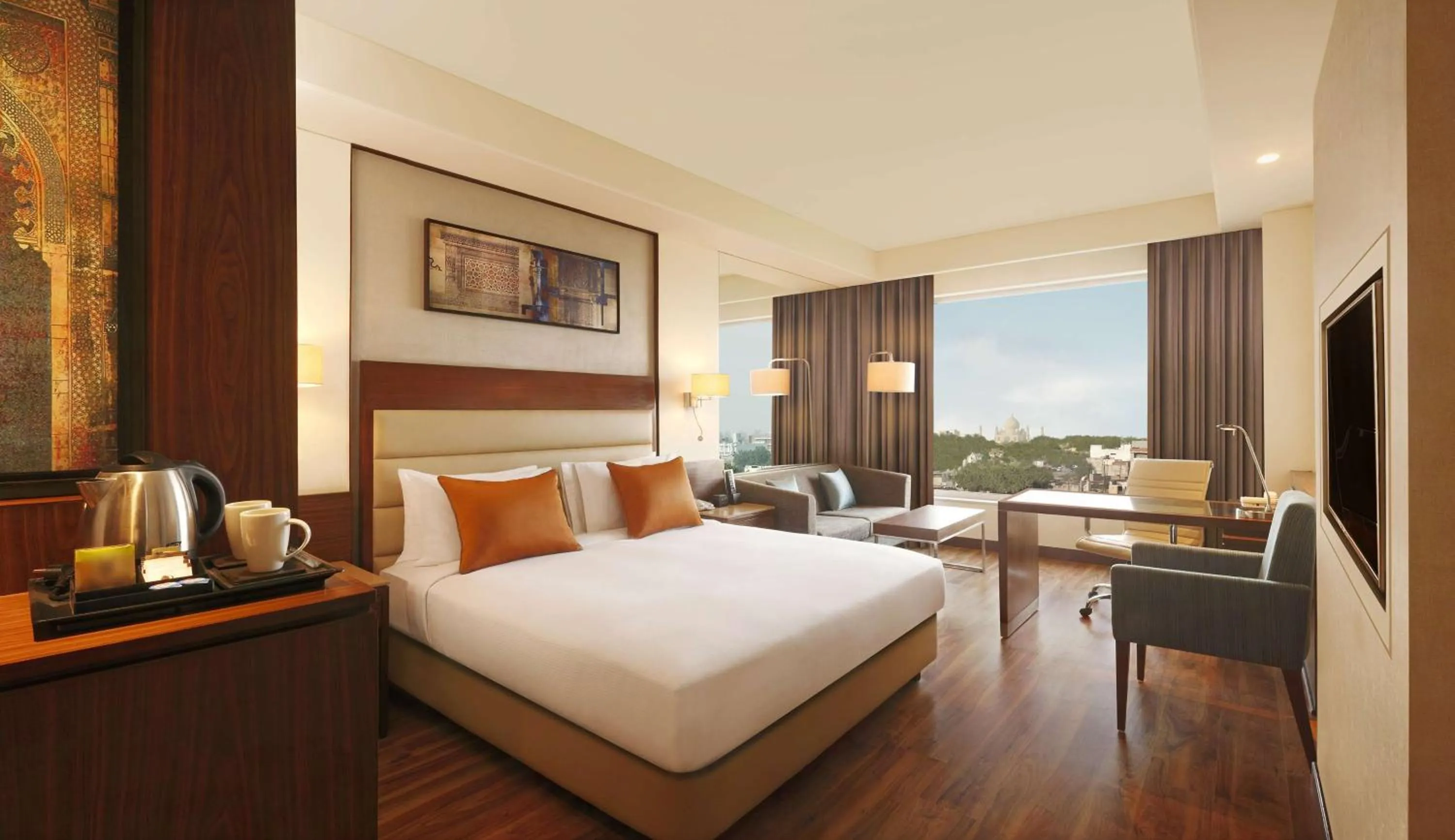 Bedroom, Bed in DoubleTree by Hilton Agra