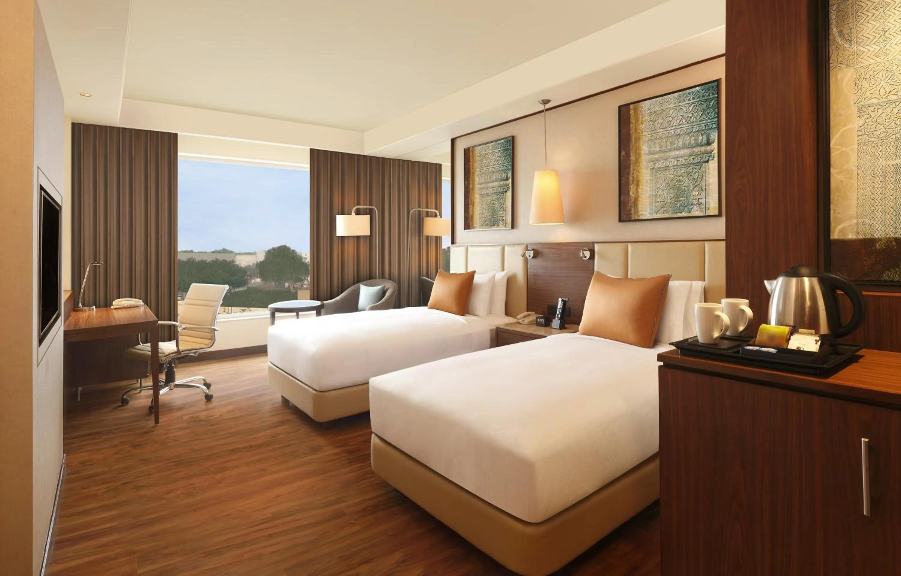 Photo of the whole room, Bed in DoubleTree by Hilton Agra