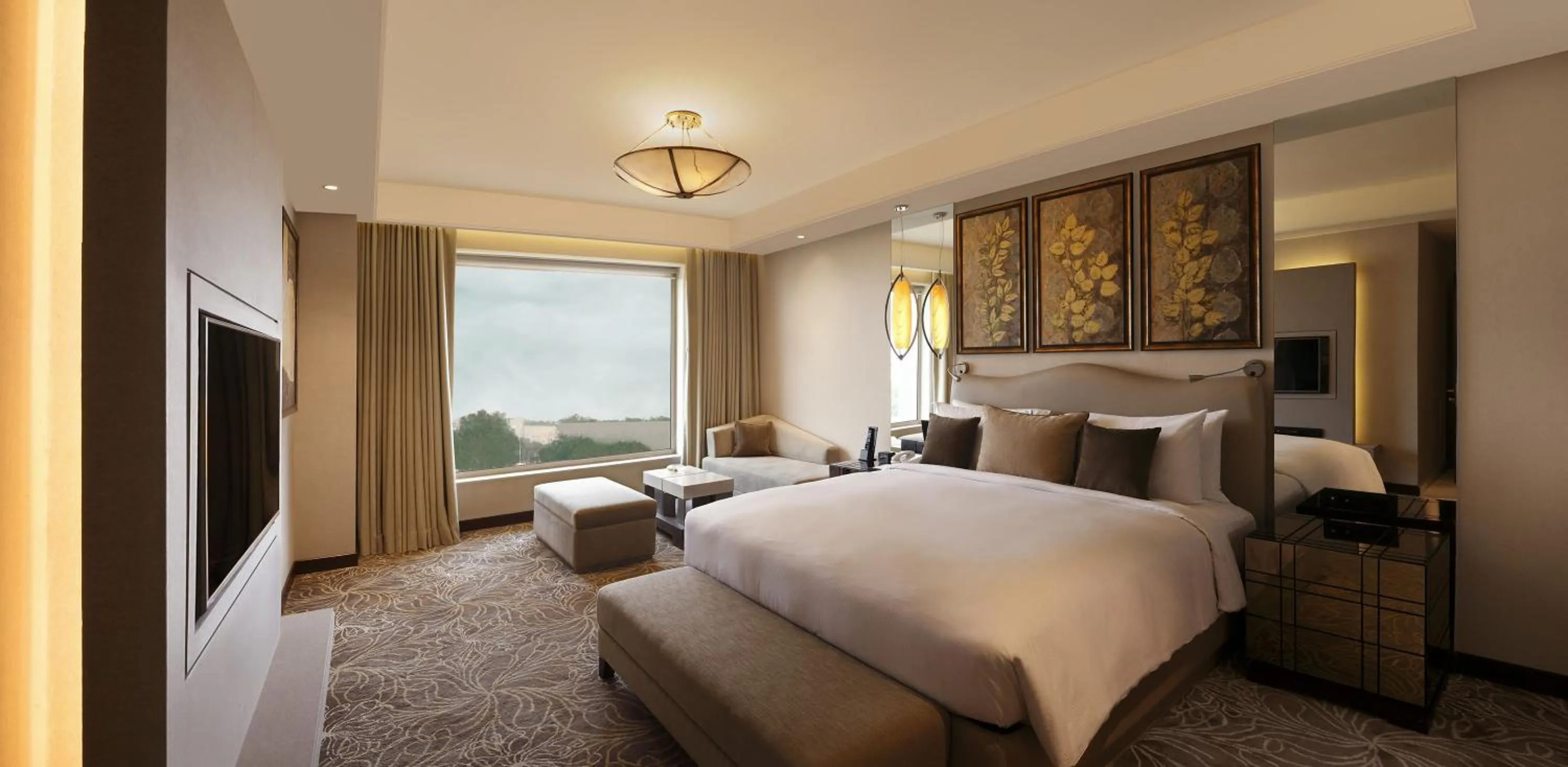 Bedroom, Bed in DoubleTree by Hilton Agra