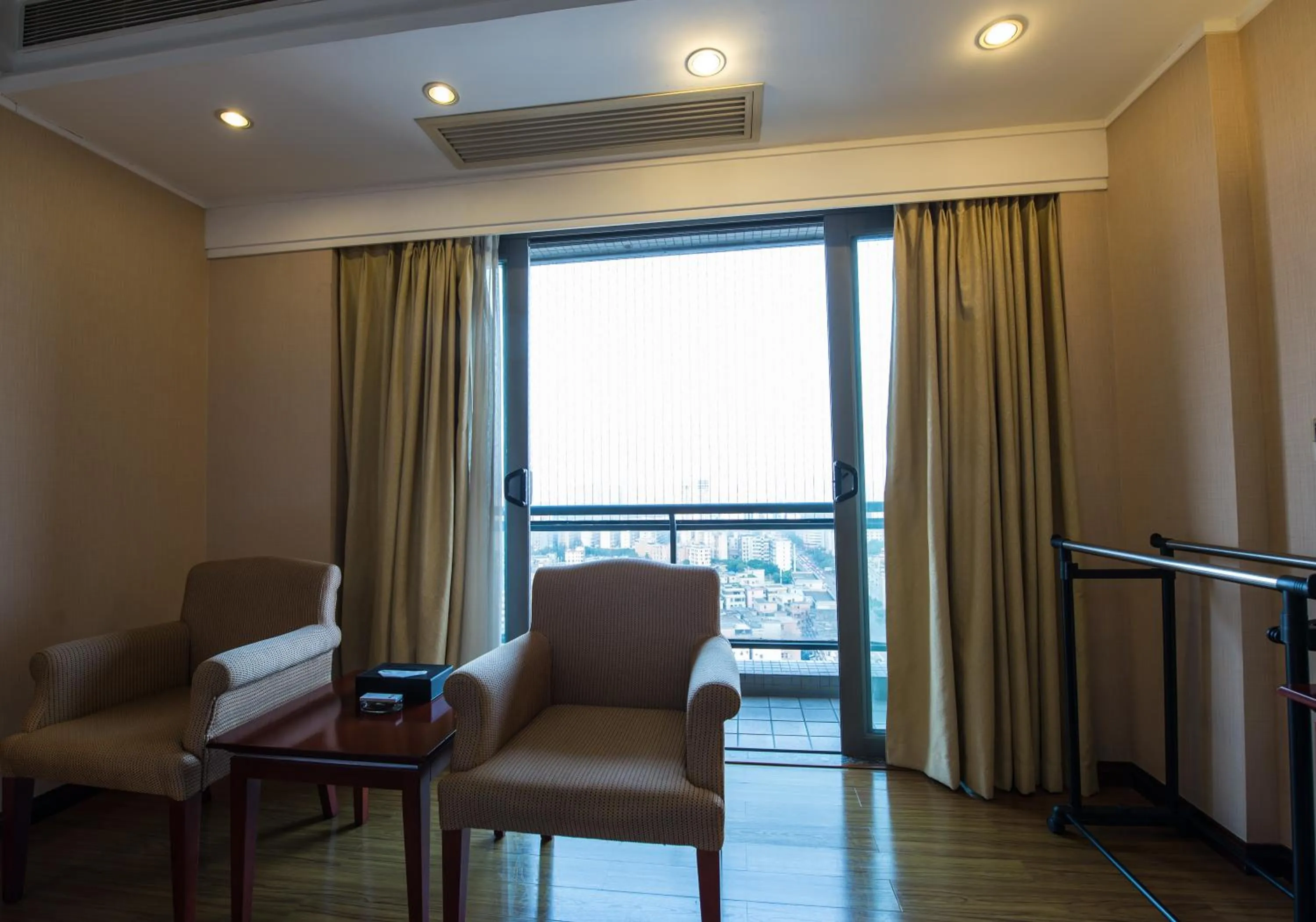 Street view, Seating Area in 悦丰酒店广州银丰国际公寓北站店