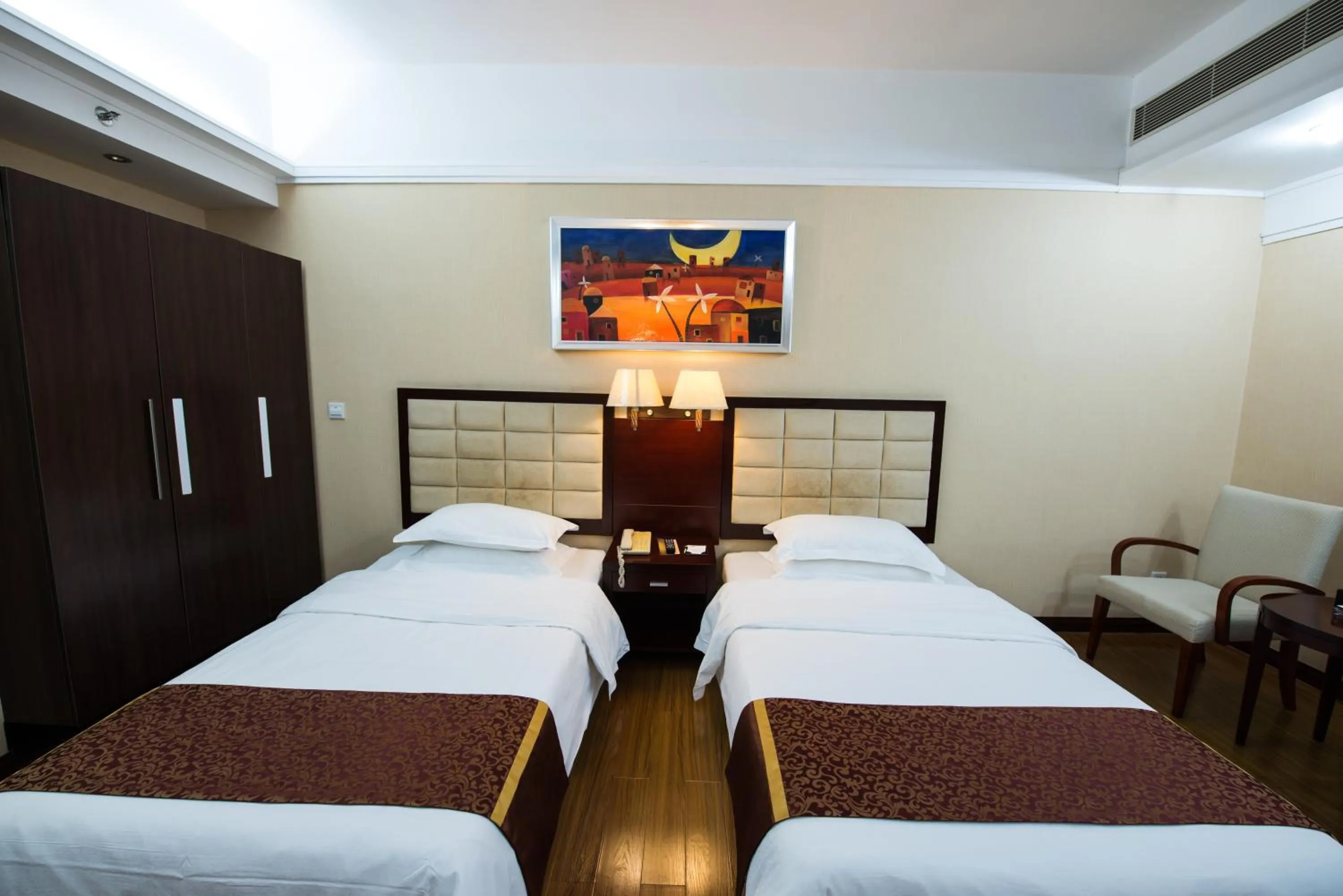 bunk bed, Bed in 悦丰酒店广州银丰国际公寓北站店