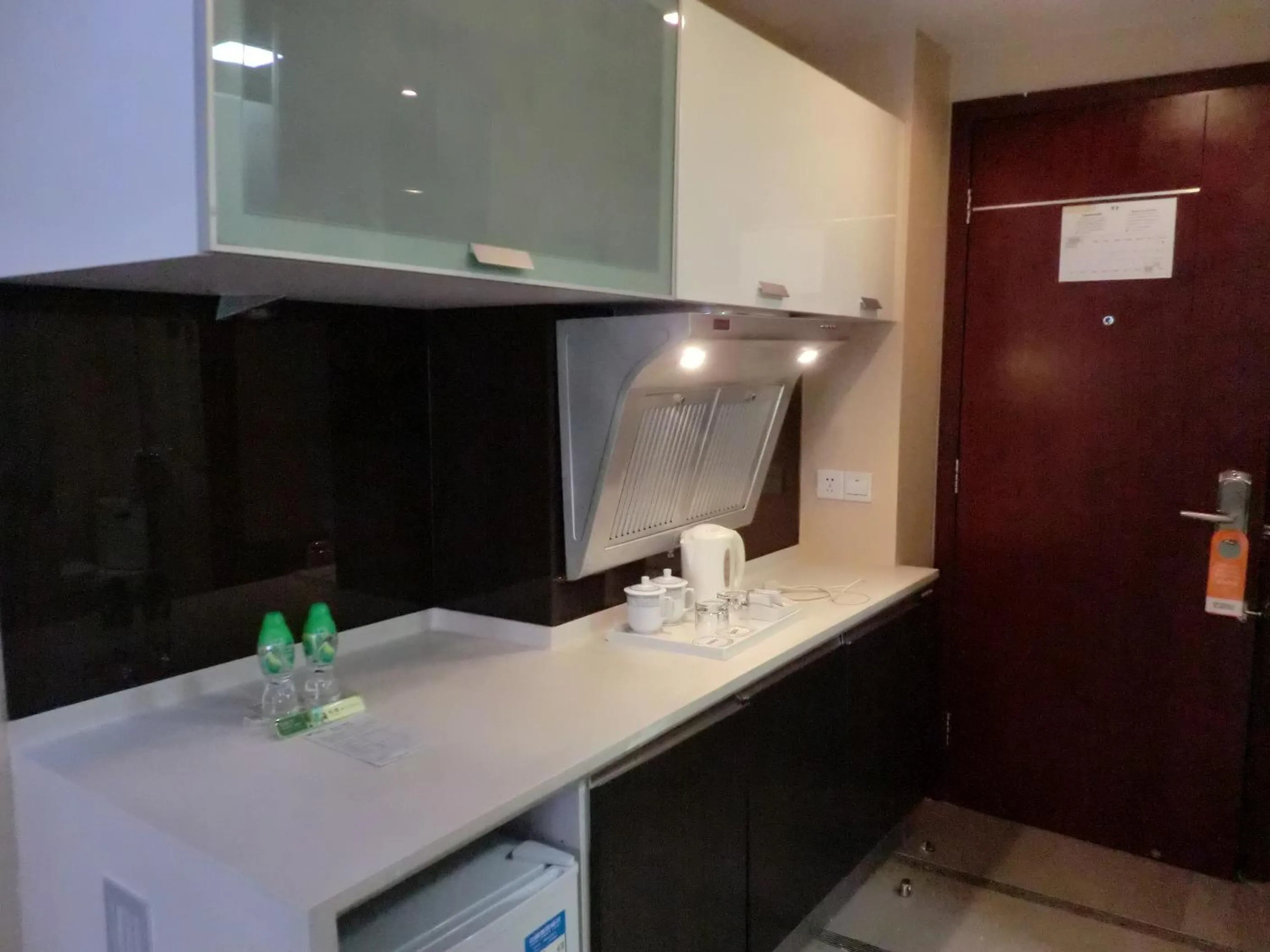 Kitchen or kitchenette, Bathroom in 悦丰酒店广州银丰国际公寓北站店