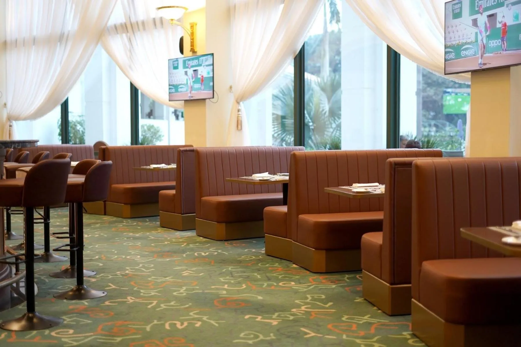 Restaurant/places to eat in Daeha Serviced Apartment