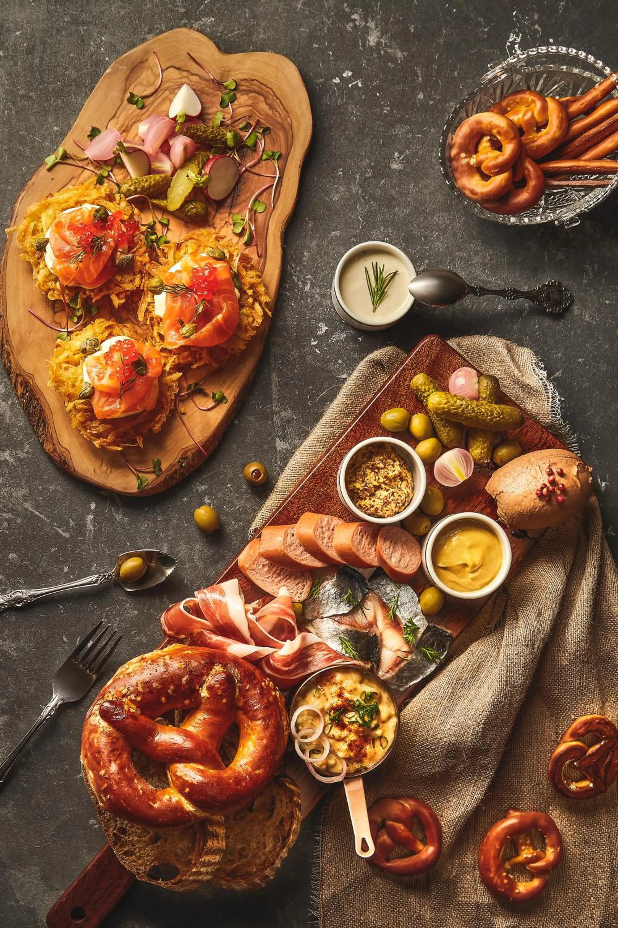 Restaurant/places to eat in Daeha Serviced Apartment