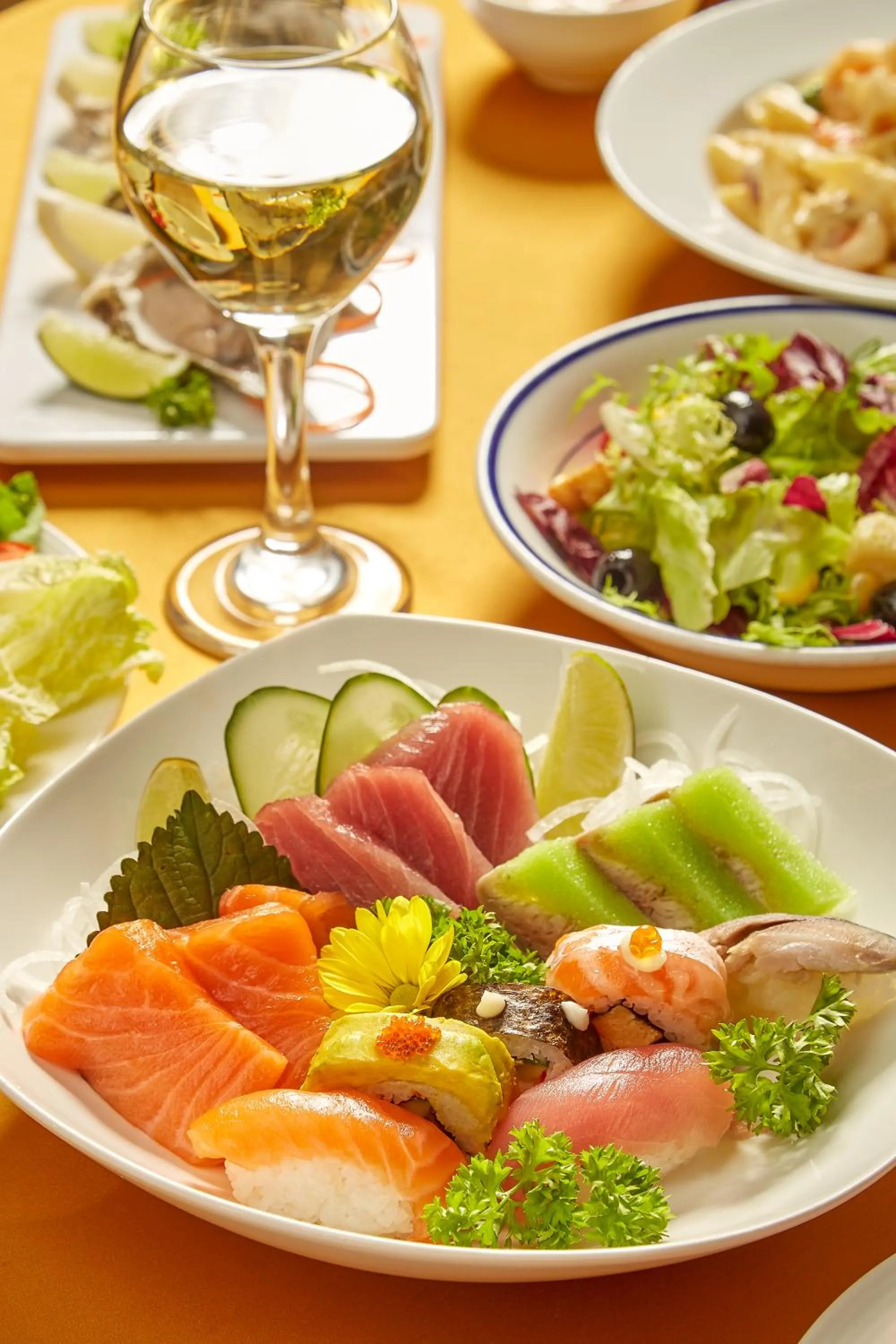 Restaurant/places to eat in Daeha Serviced Apartment