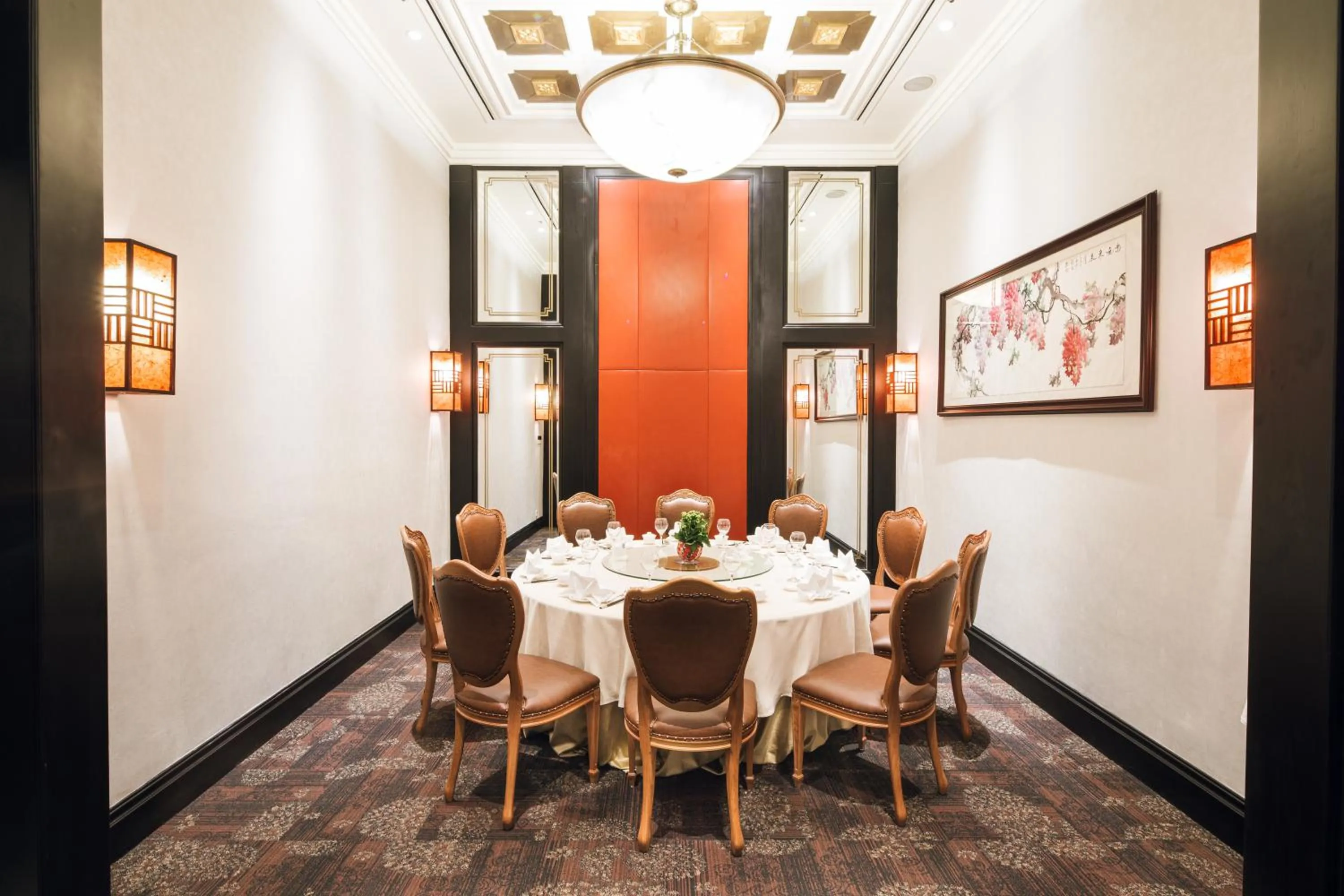 Restaurant/places to eat in Daeha Serviced Apartment