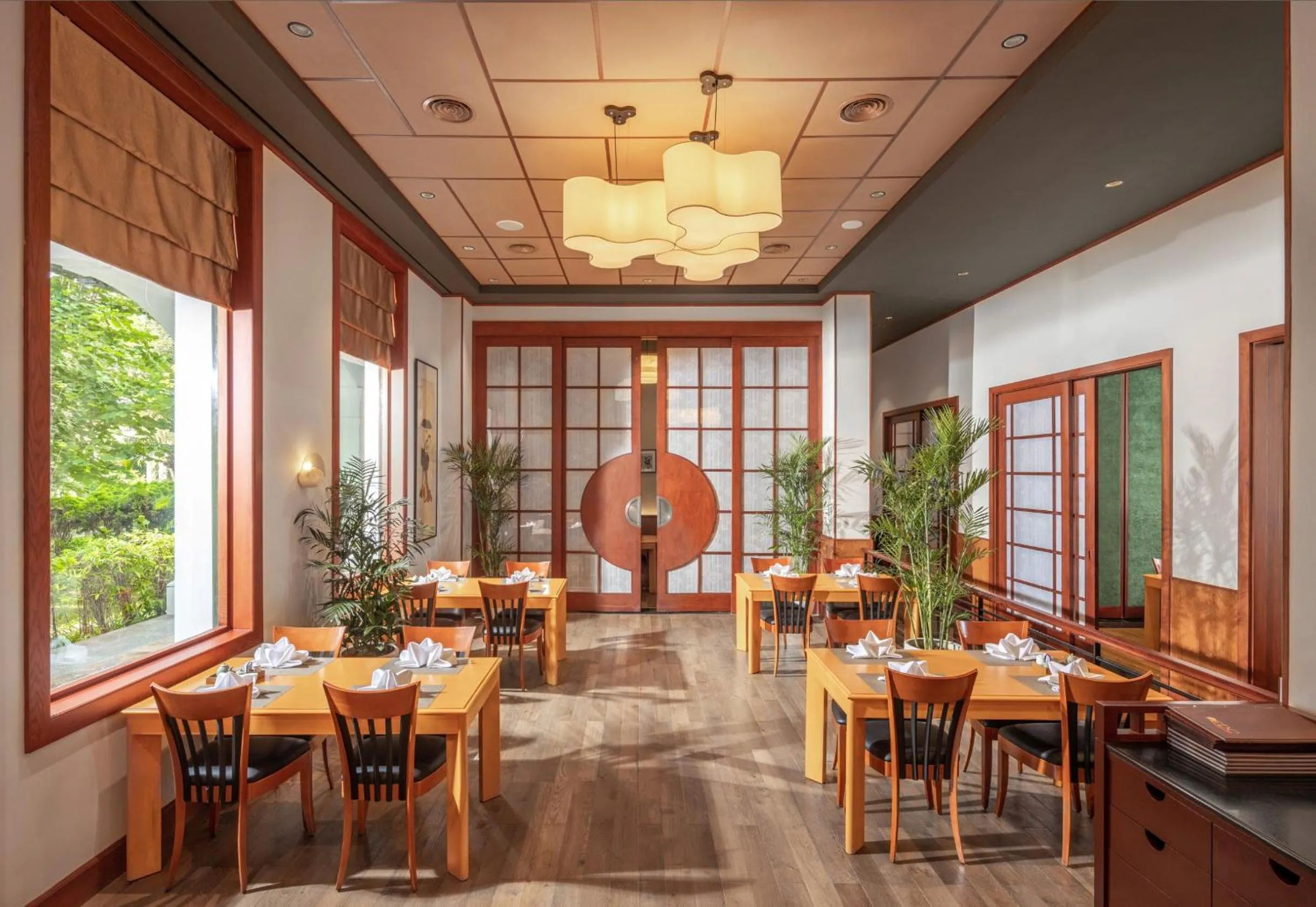 Restaurant/places to eat in Daeha Serviced Apartment