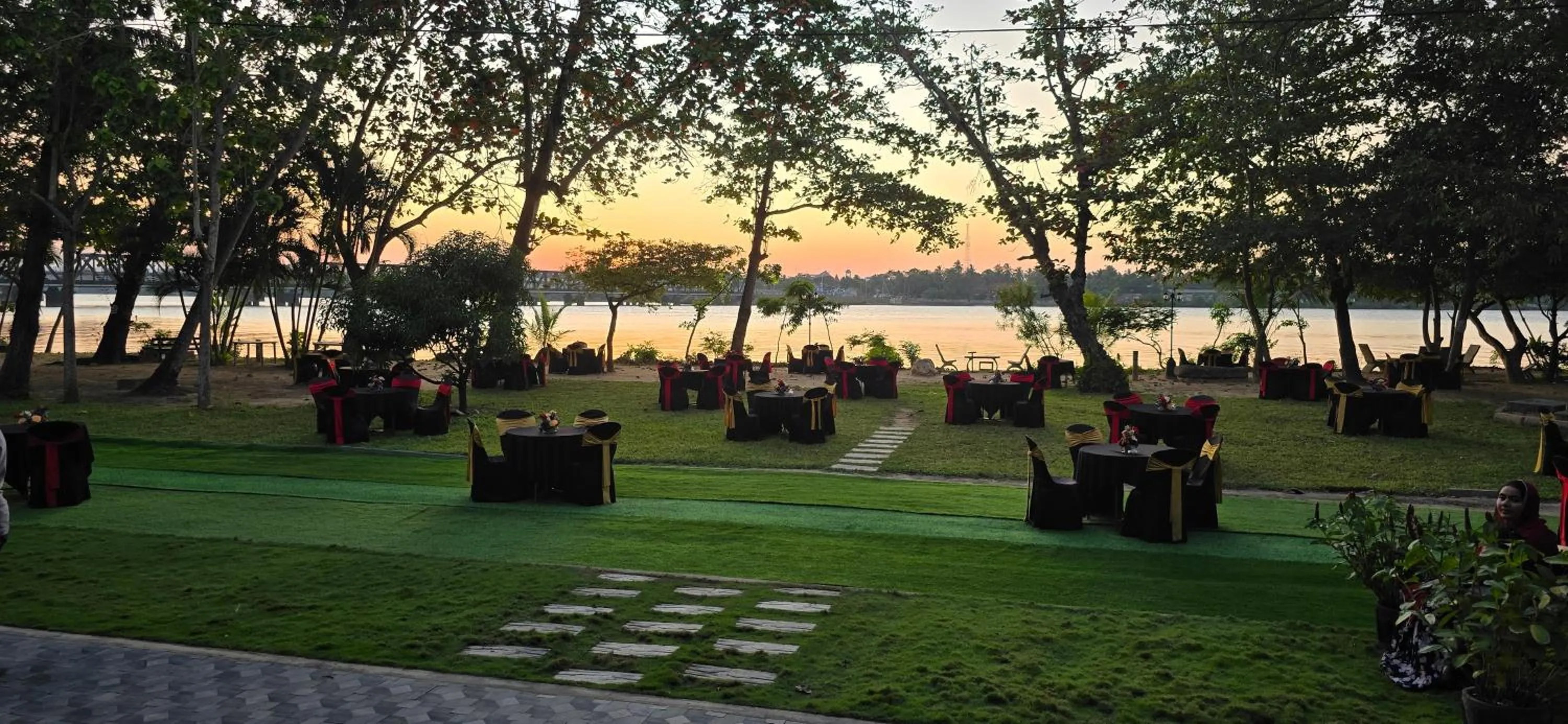 Restaurant/places to eat in Riviera Resort