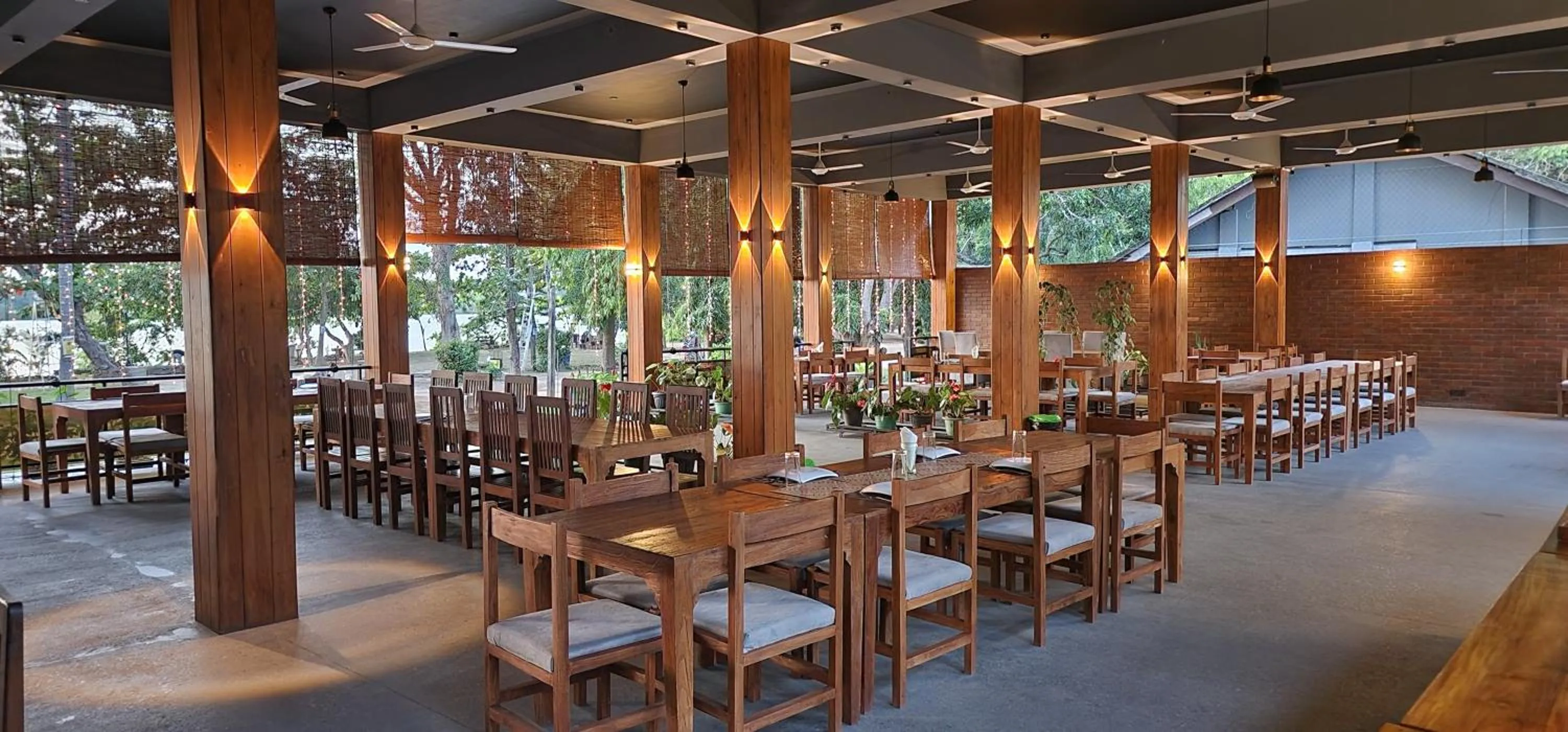 Restaurant/places to eat in Riviera Resort