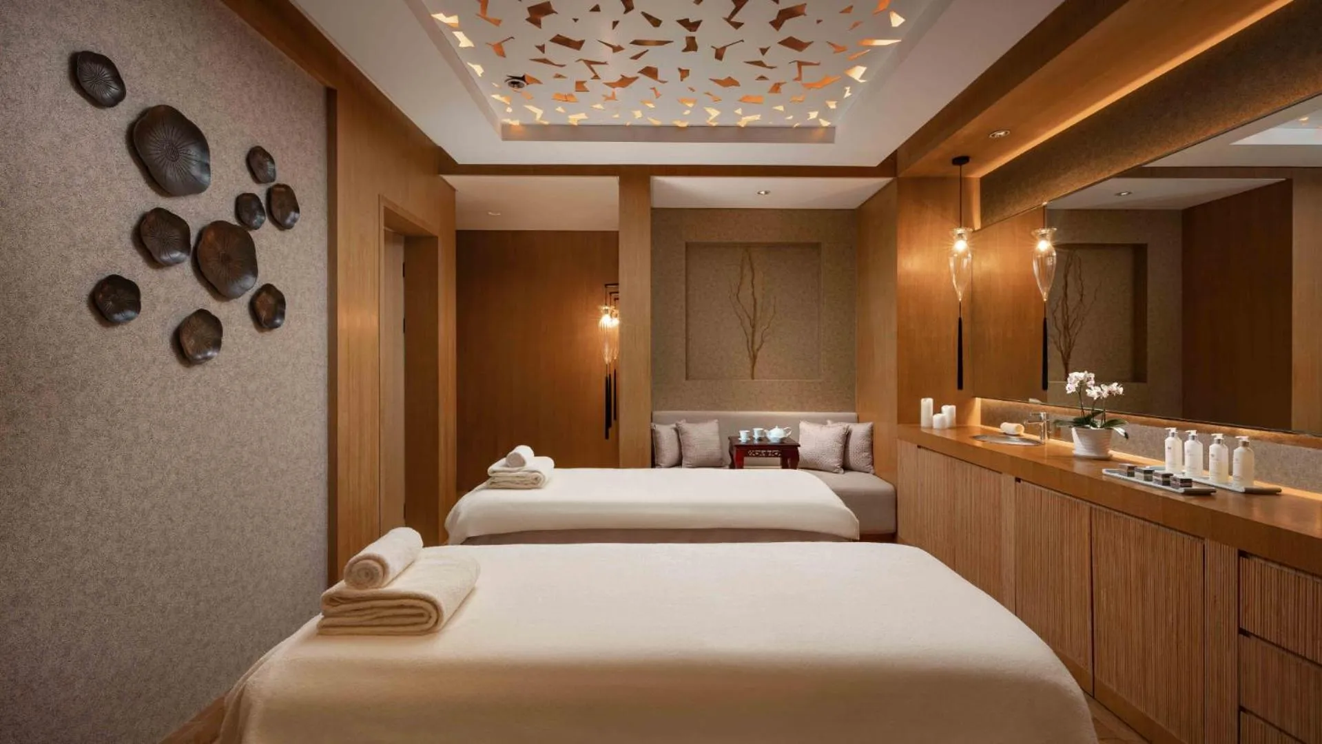 Massage, Bed in Shangri-La Nanjing
