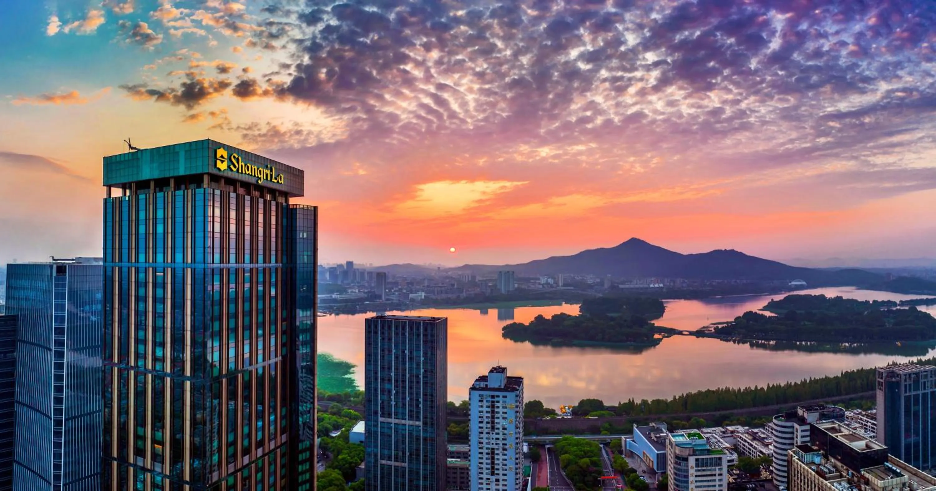 Lake view in Shangri-La Nanjing