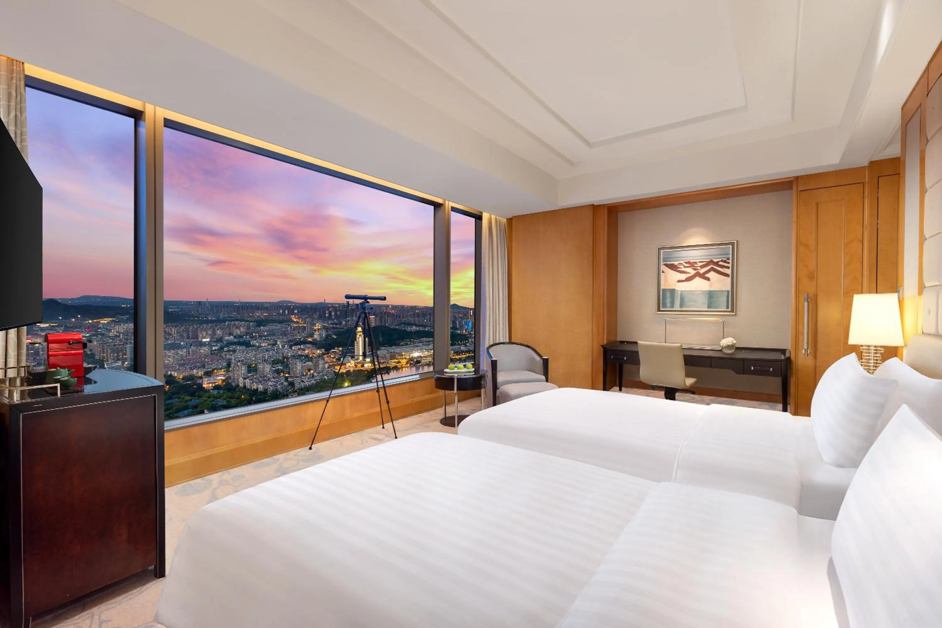 Bedroom, Bed in Shangri-La Nanjing