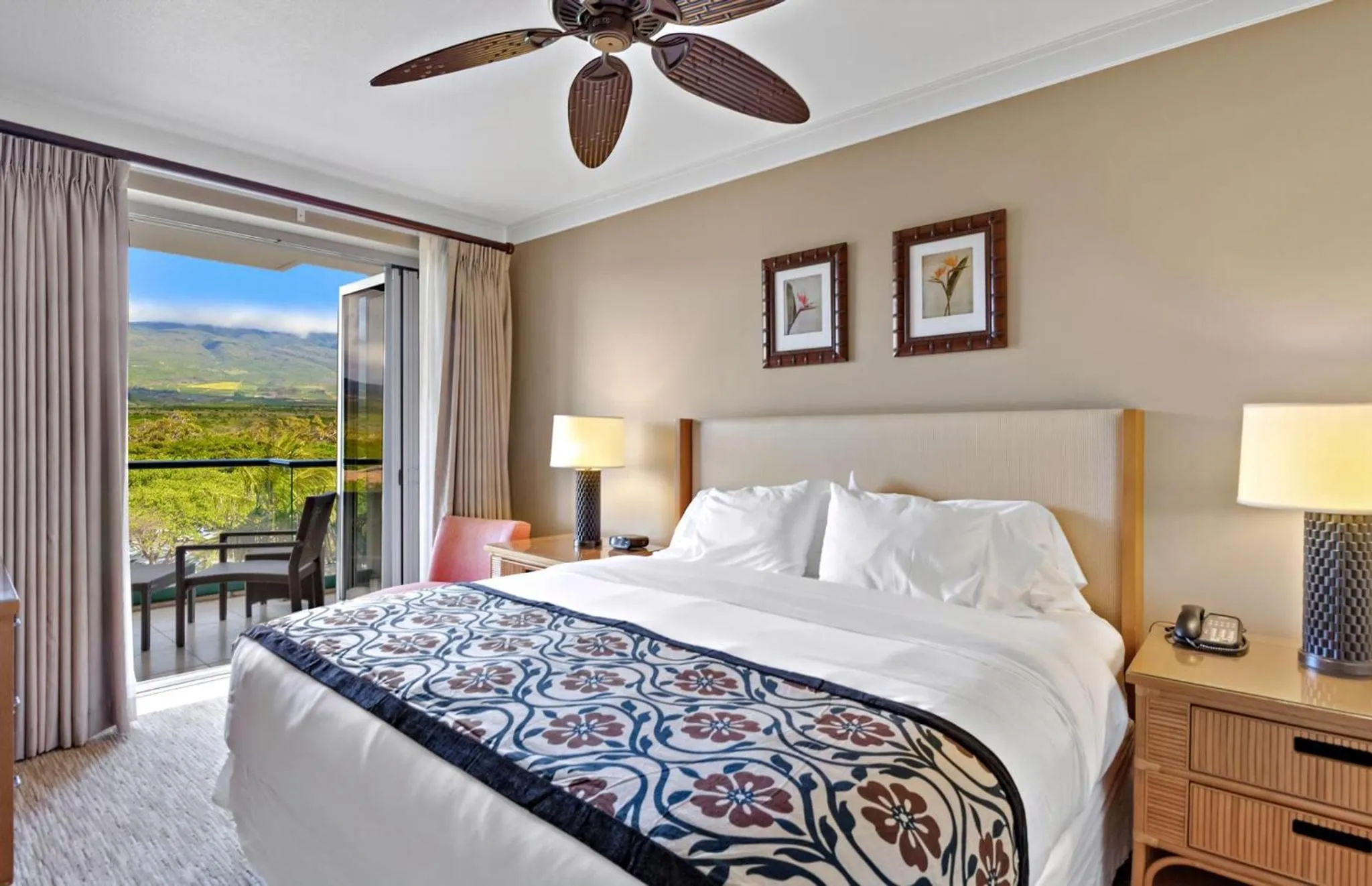 Property building, Bed in Honua Kai Resort And Spa By Maui Resort Rentals