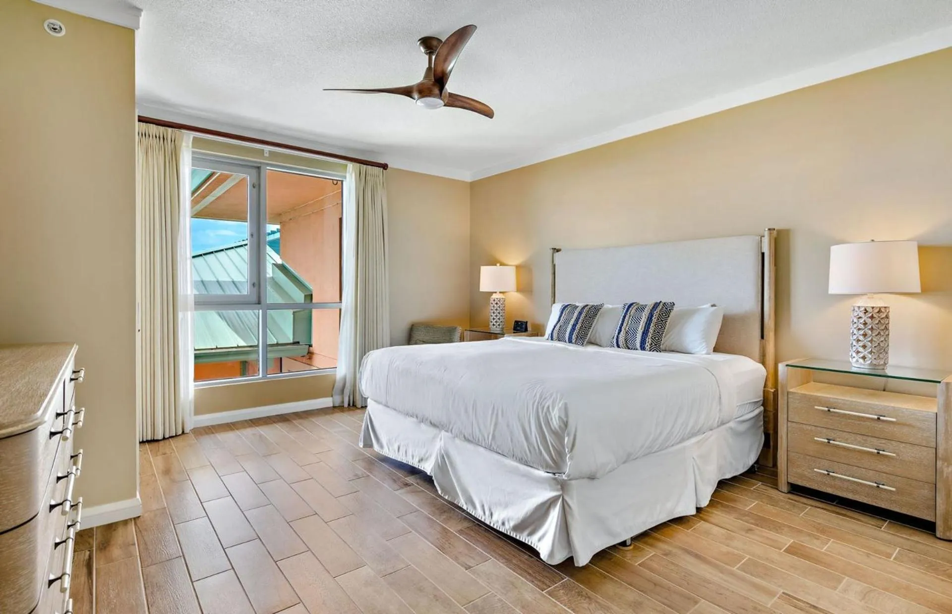 Property building, Bed in Honua Kai Resort And Spa By Maui Resort Rentals