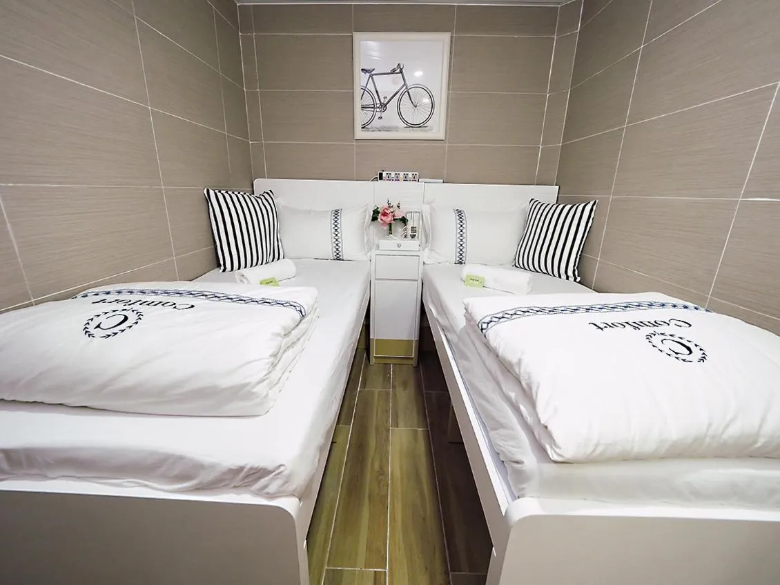 Bedroom, Bed in Joyous Guest House