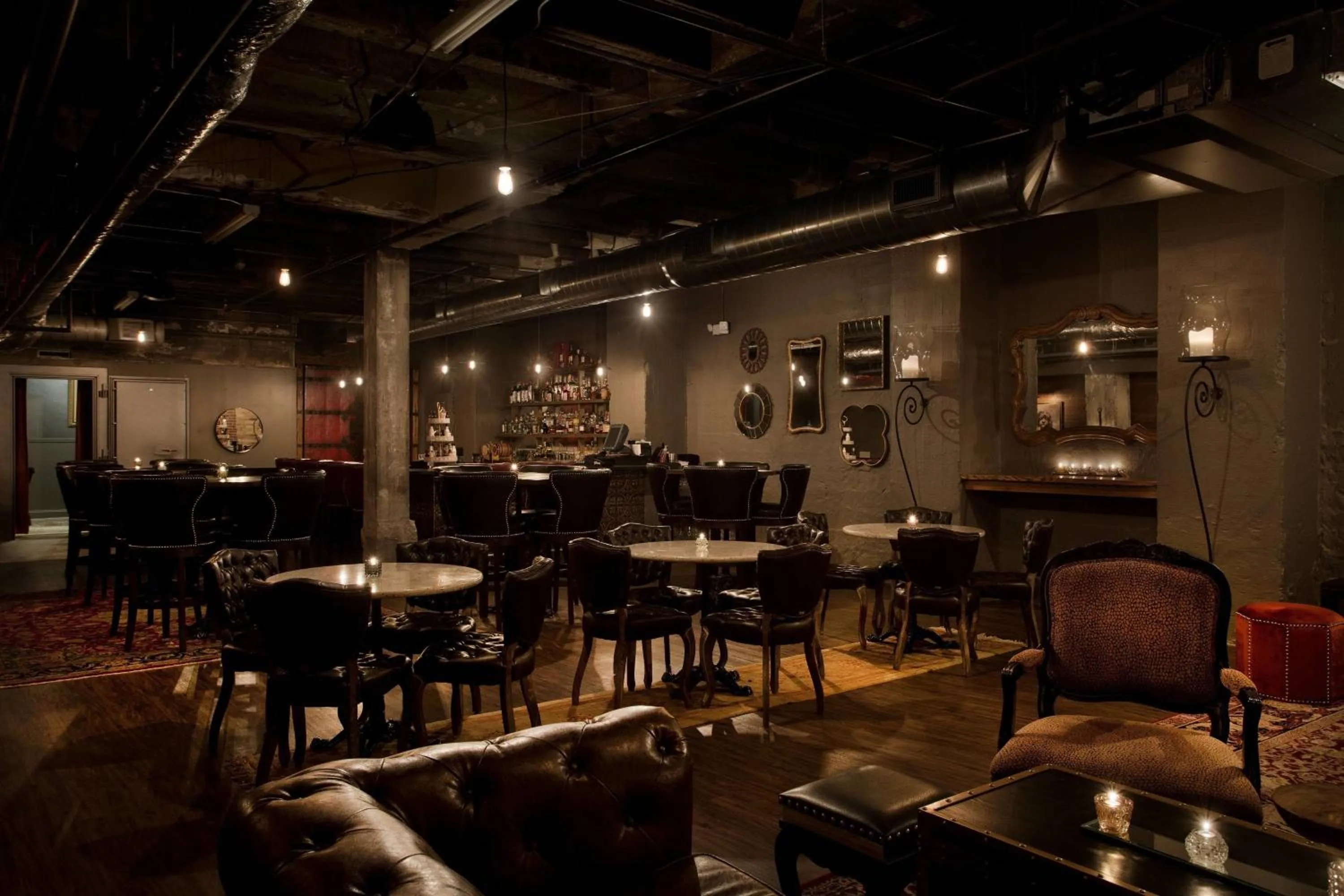 Restaurant/places to eat in Ambassador Hotel Wichita, Autograph Collection