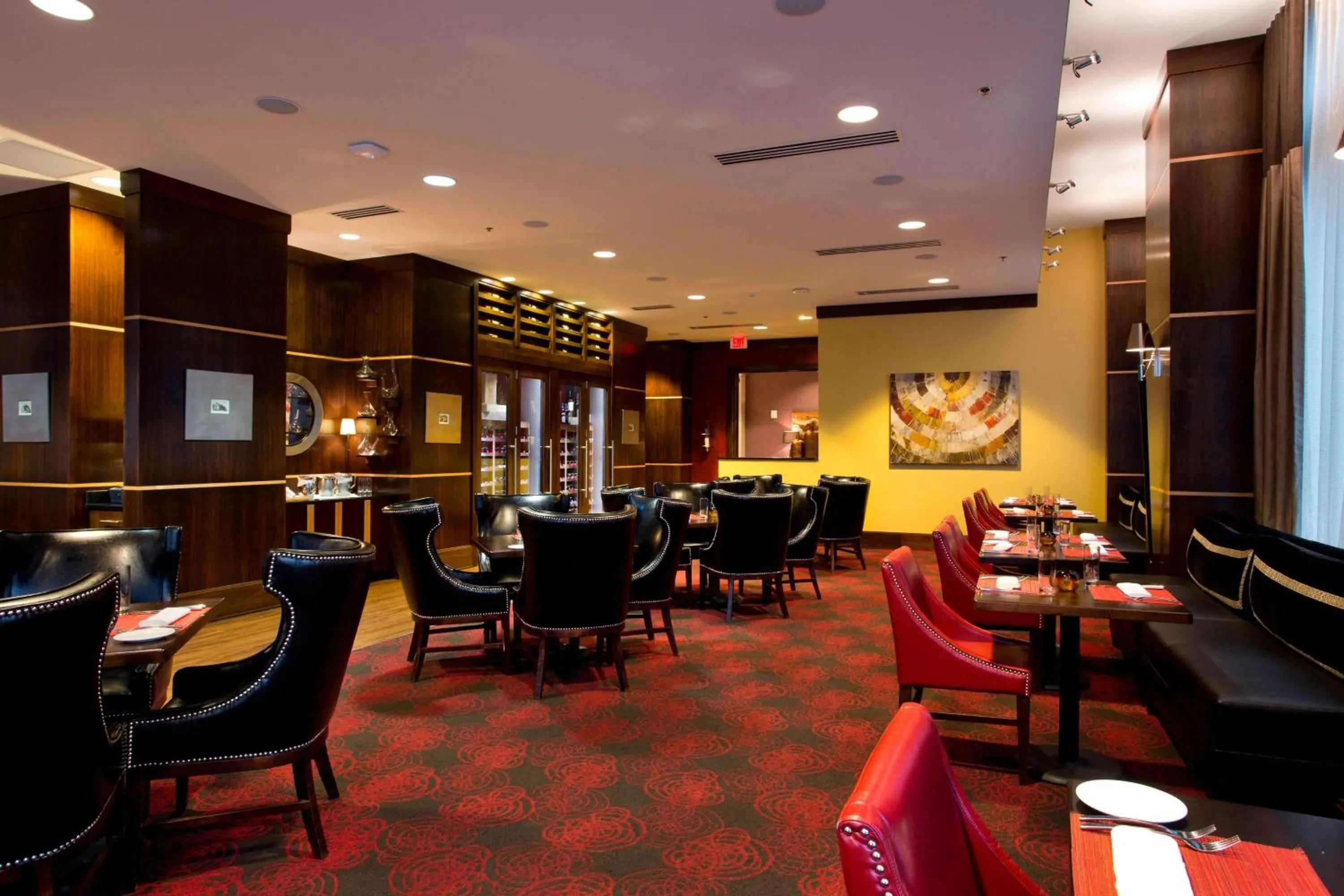 Restaurant/places to eat in Ambassador Hotel Wichita, Autograph Collection