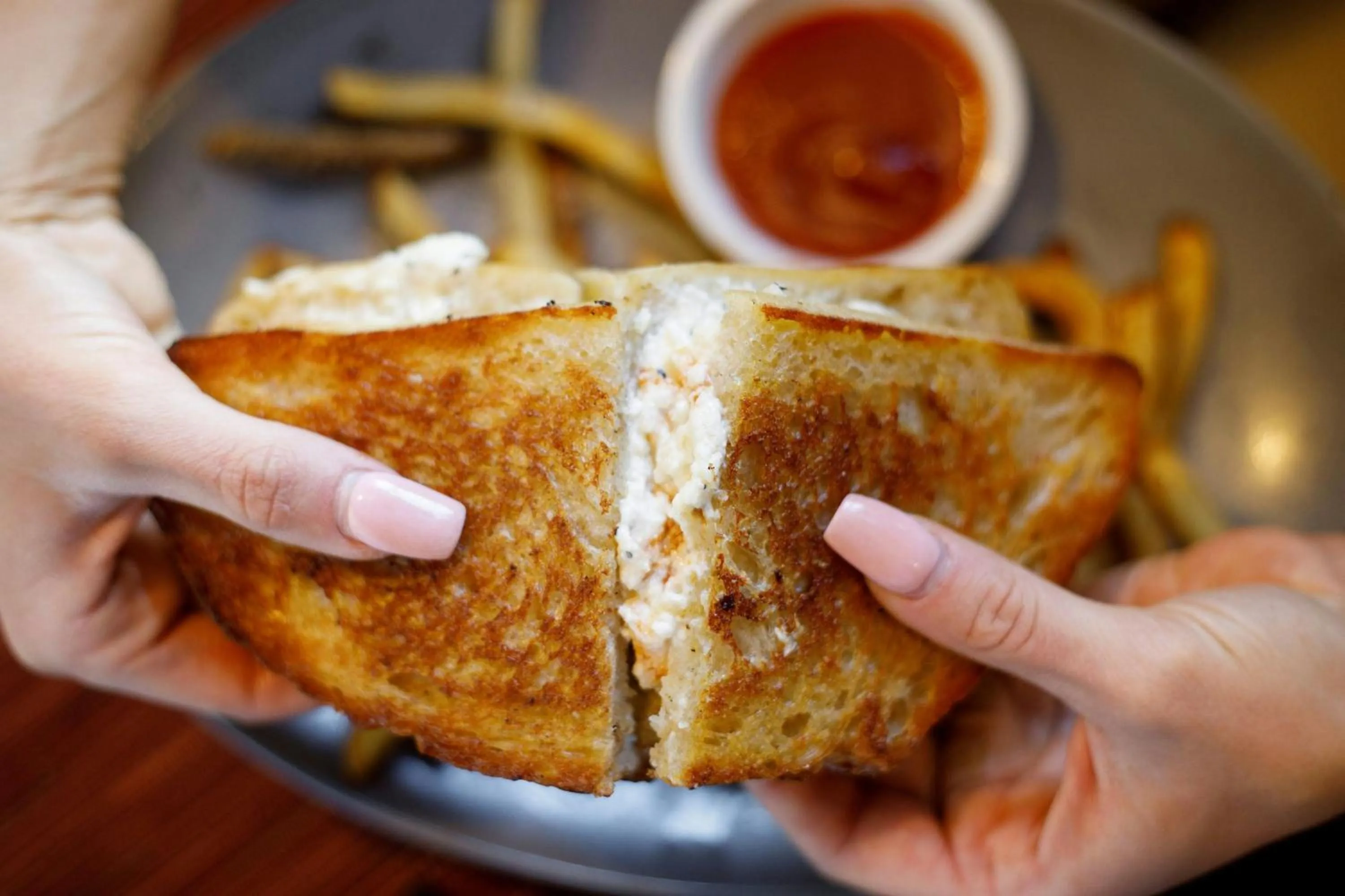 Restaurant/places to eat in Ambassador Hotel Wichita, Autograph Collection