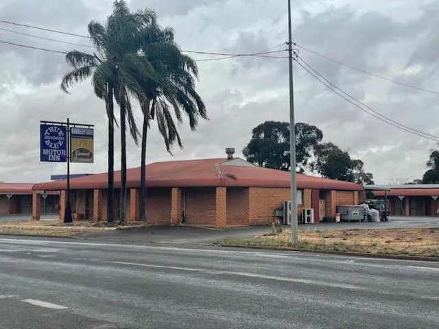 True blue Motor Inn