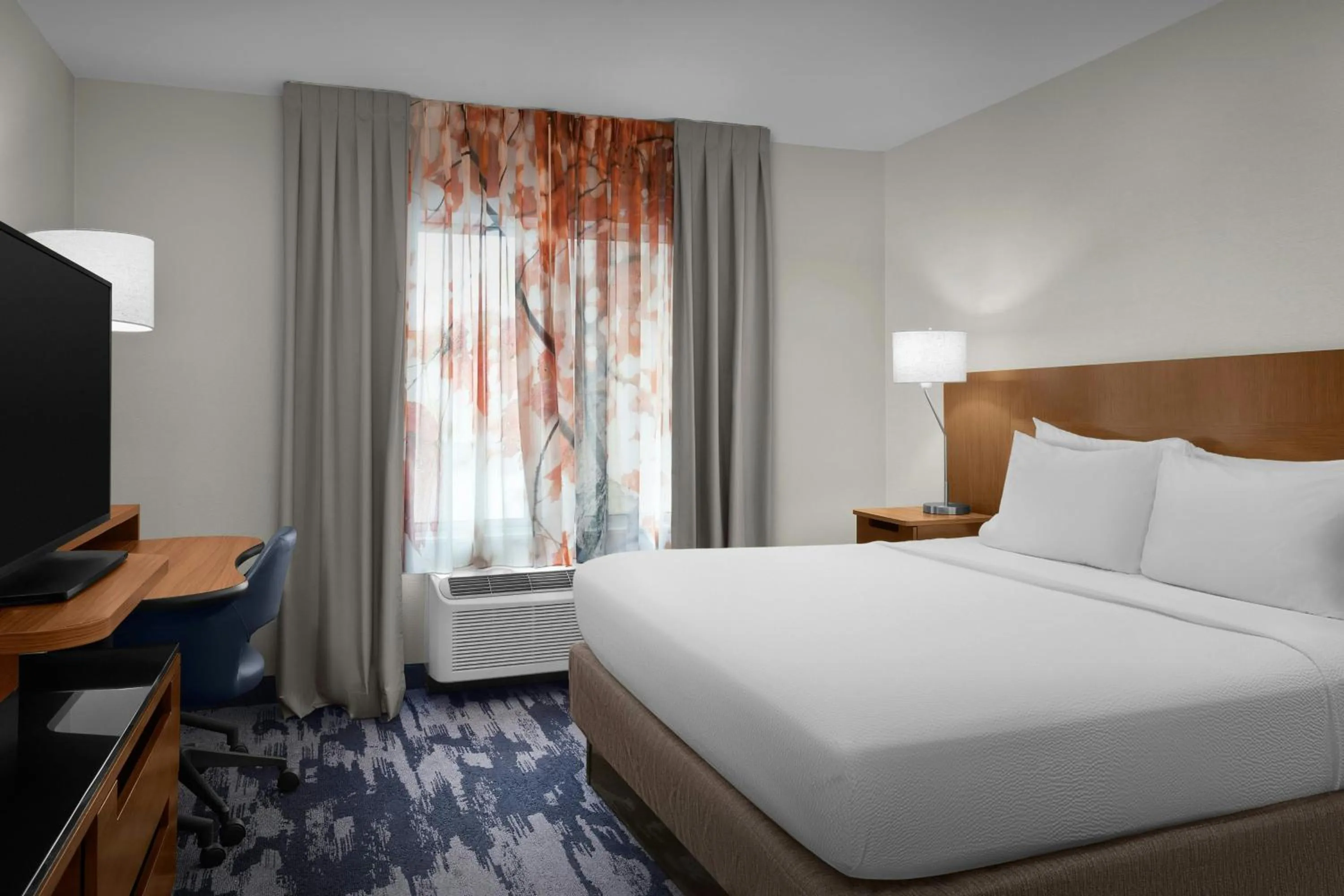 Photo of the whole room, Bed in Fairfield Inn & Suites by Marriott Fayetteville North