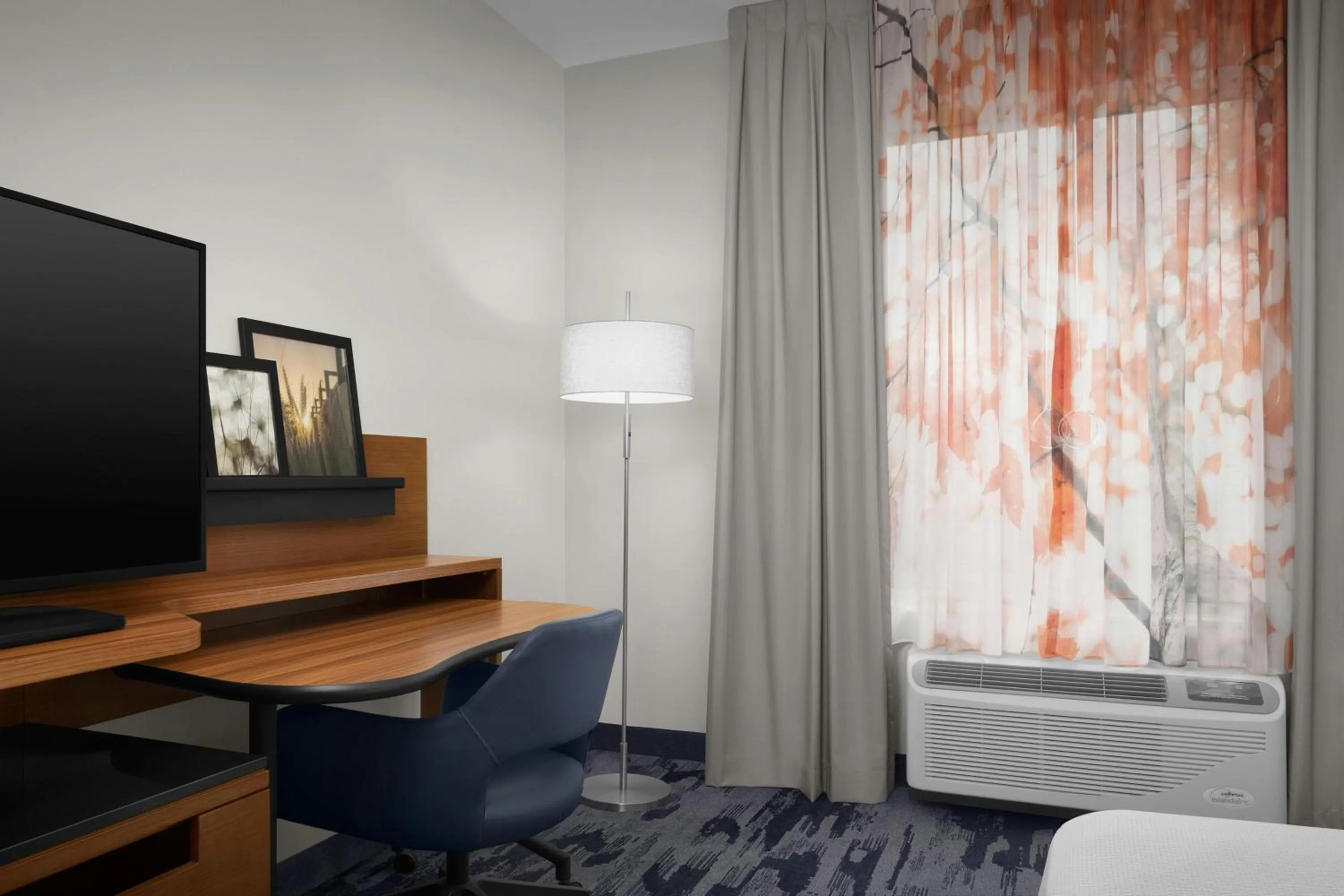 Photo of the whole room, Bed in Fairfield Inn & Suites by Marriott Fayetteville North