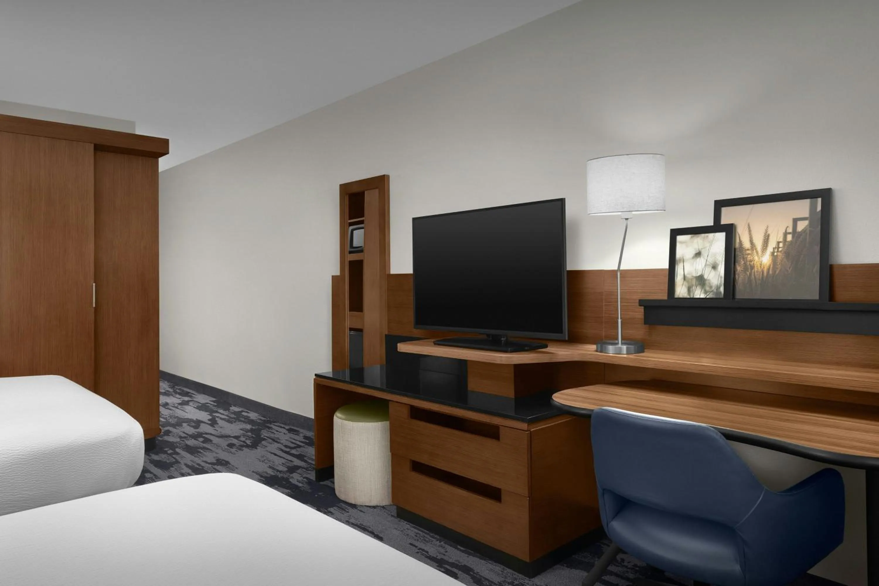 Photo of the whole room, Bed in Fairfield Inn & Suites by Marriott Fayetteville North