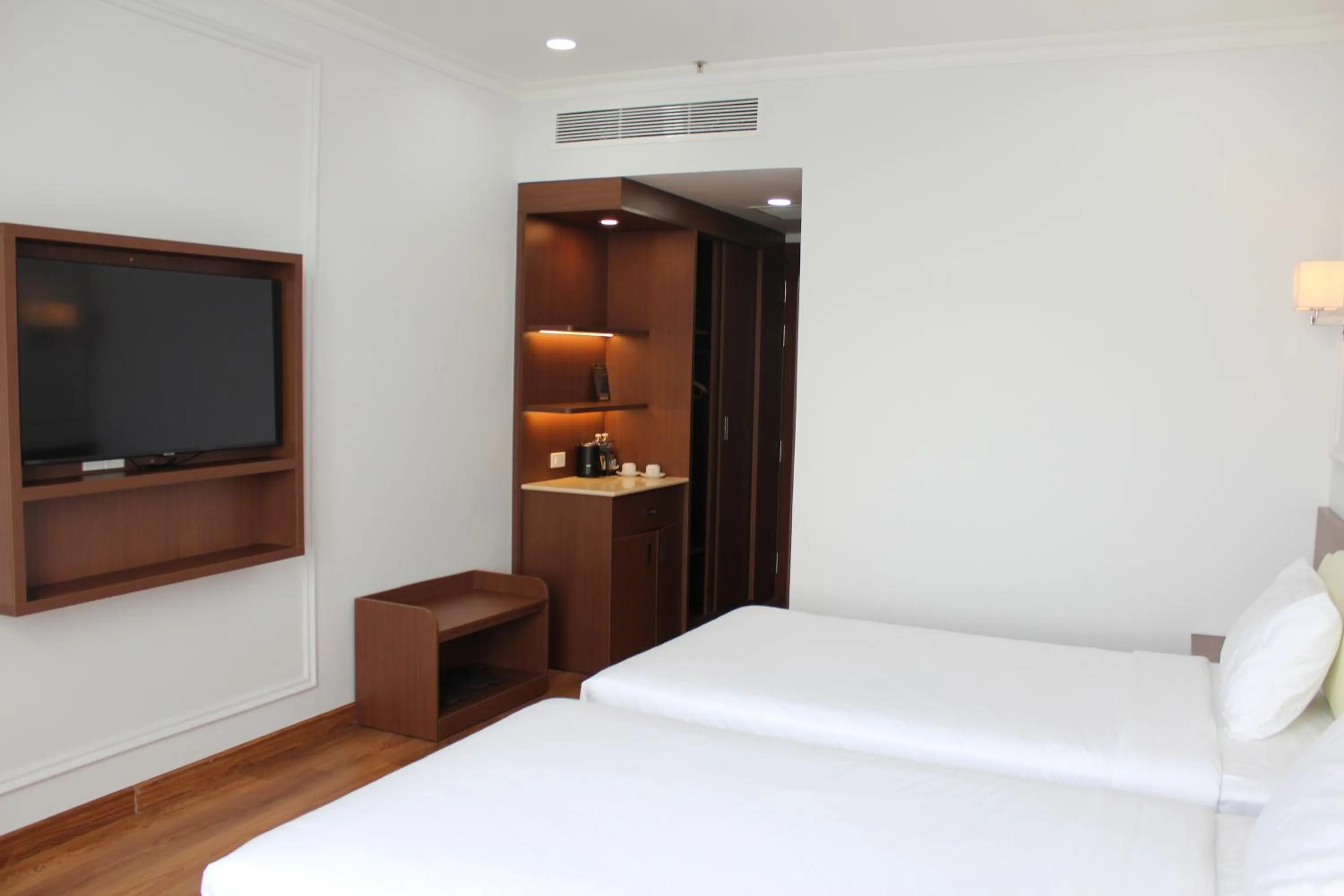 Bed in Ngoc Thu Palace