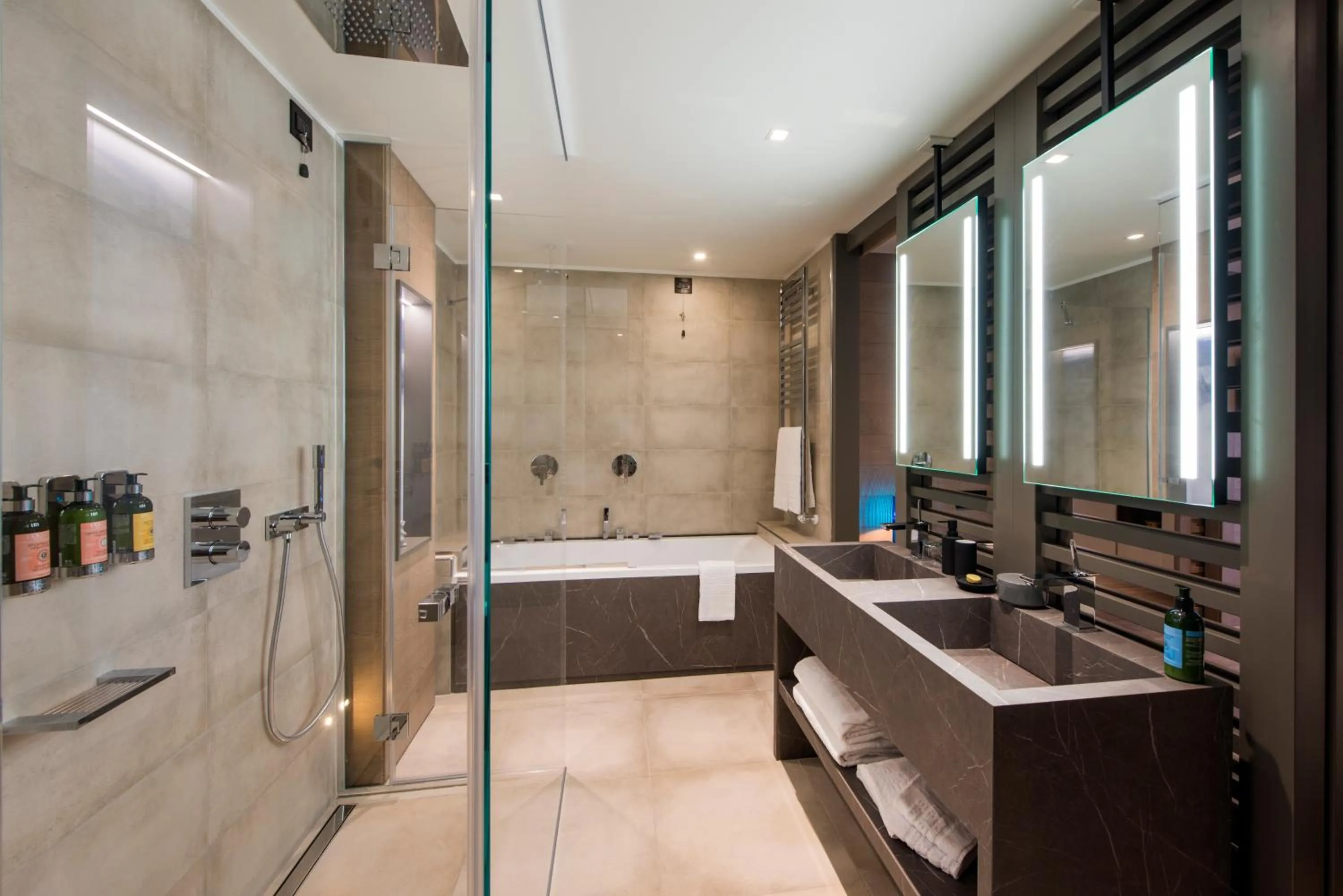 Shower in Hotel Principe delle Nevi