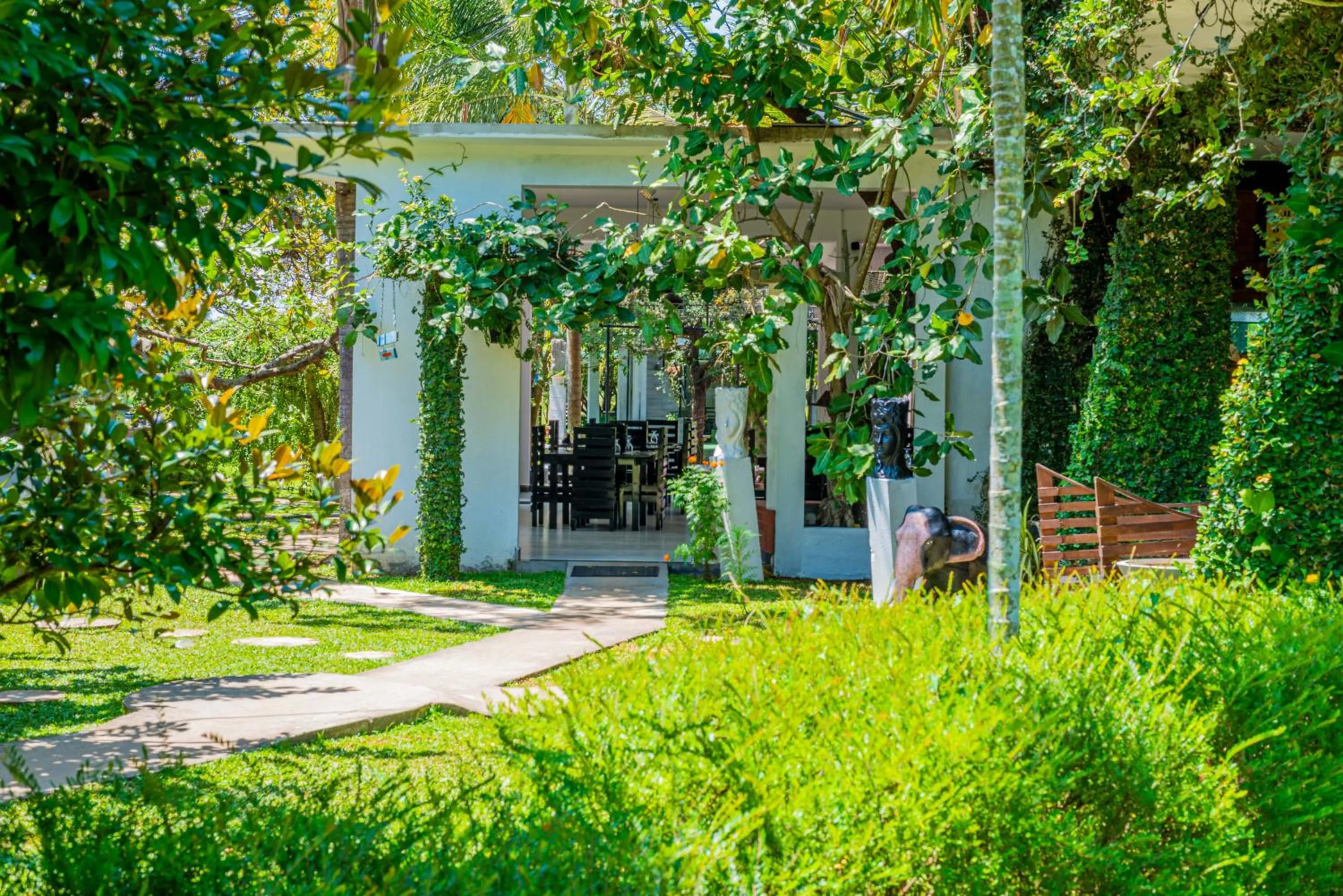 Property building in Eco Hotel Black & White - Anuradhapura