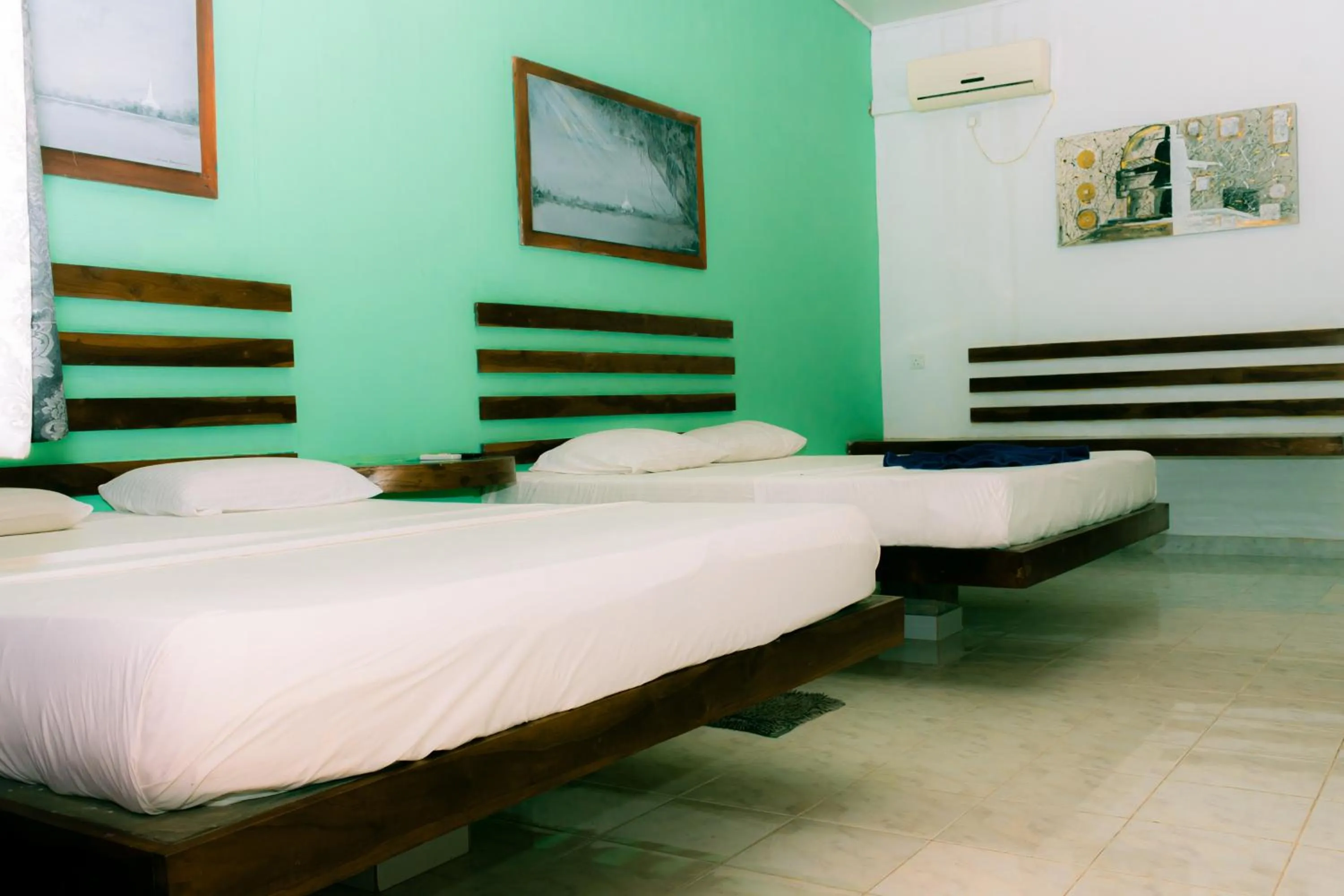 Bed in Eco Hotel Black & White - Anuradhapura