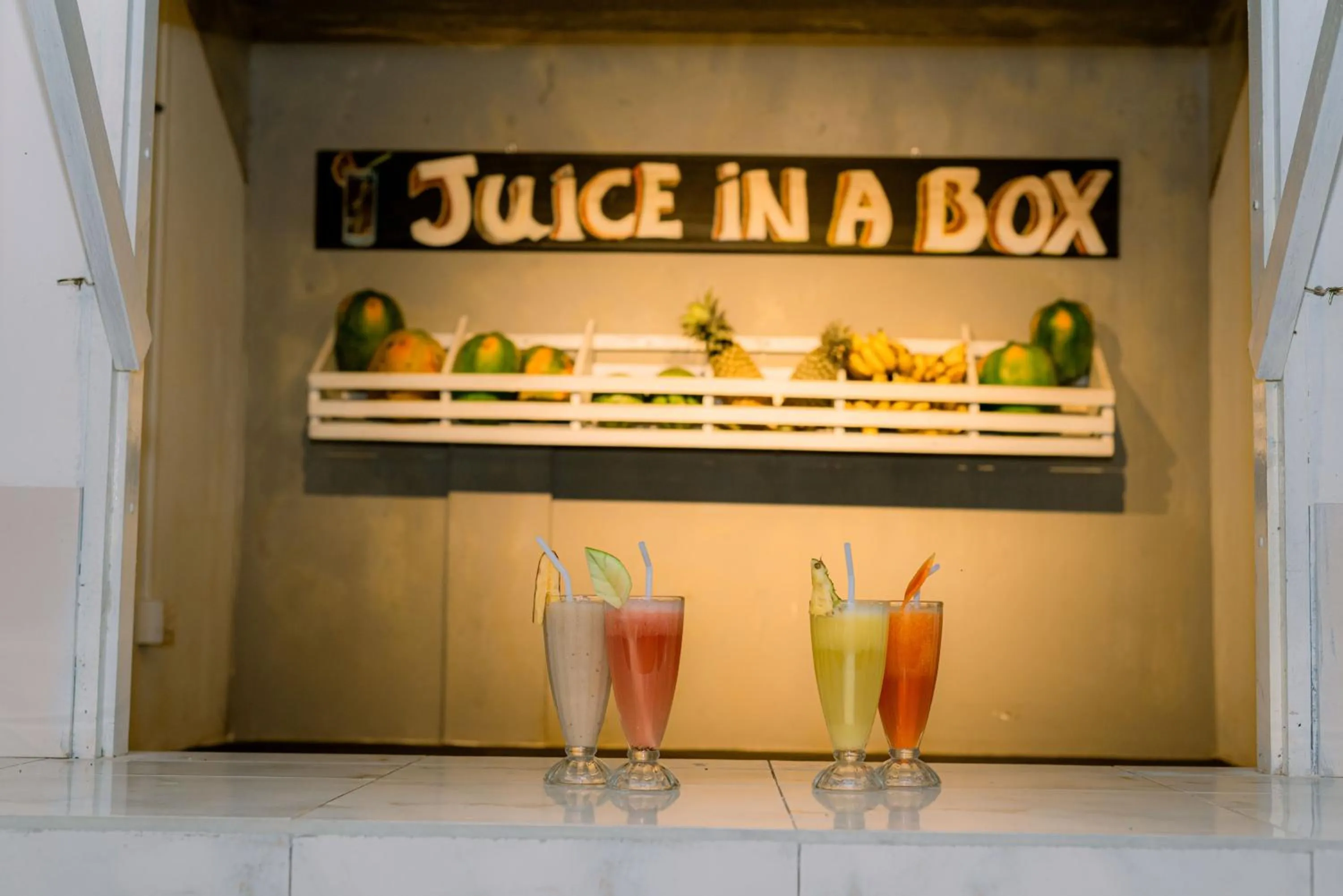 Food and drinks in Eco Hotel Black & White - Anuradhapura