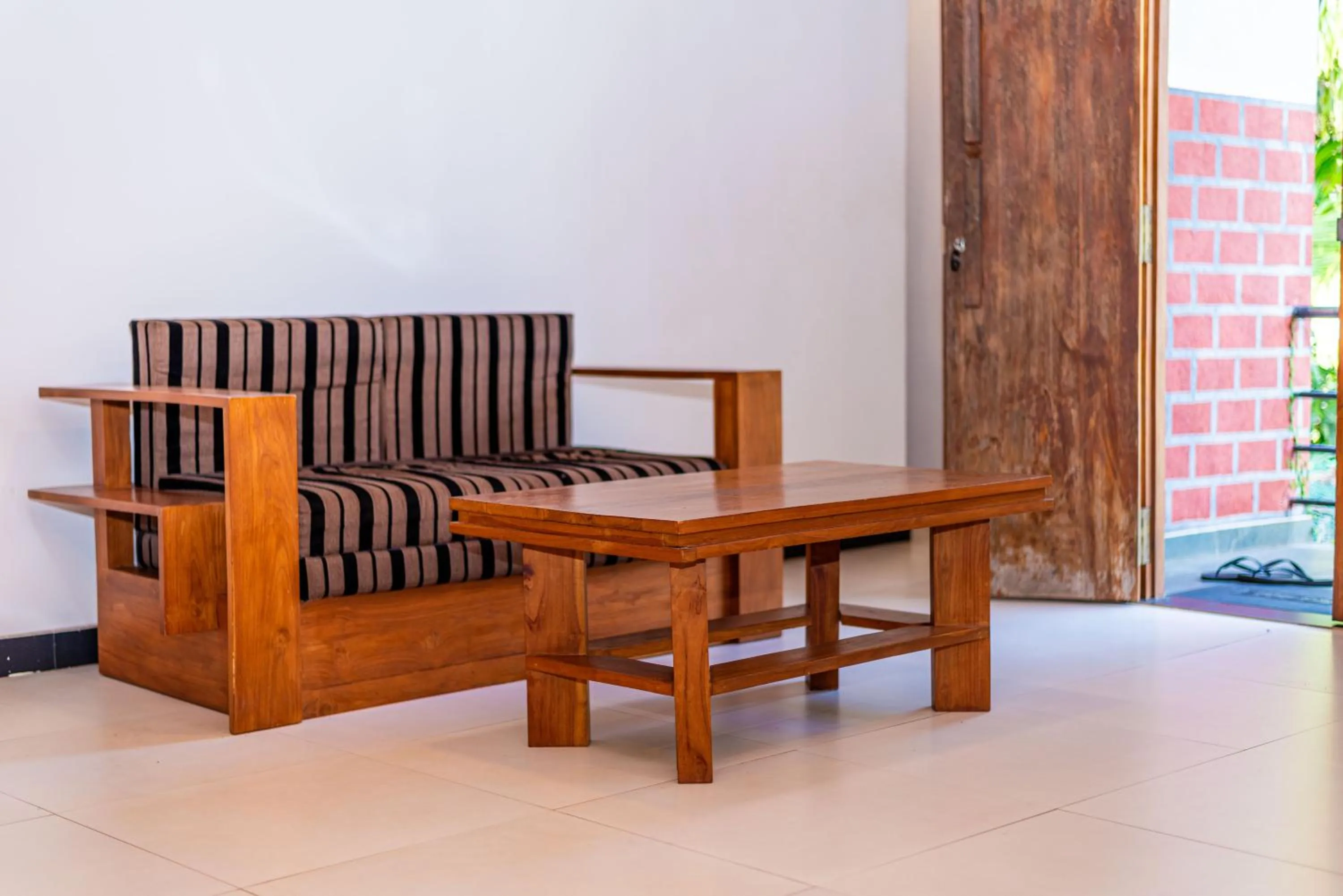 Seating area in Eco Hotel Black & White - Anuradhapura