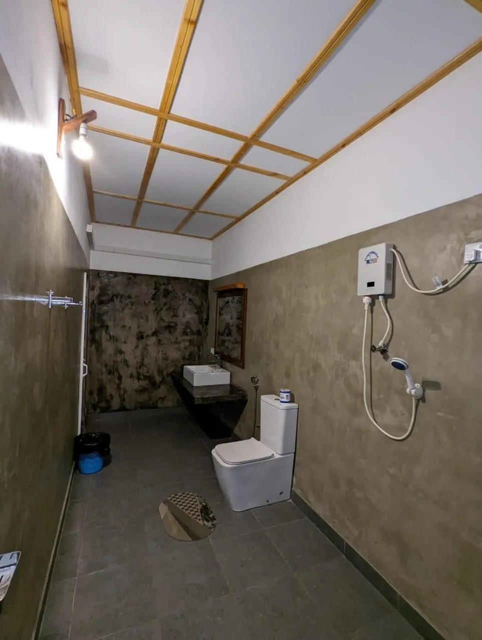 Bathroom in Eco Hotel Black & White - Anuradhapura