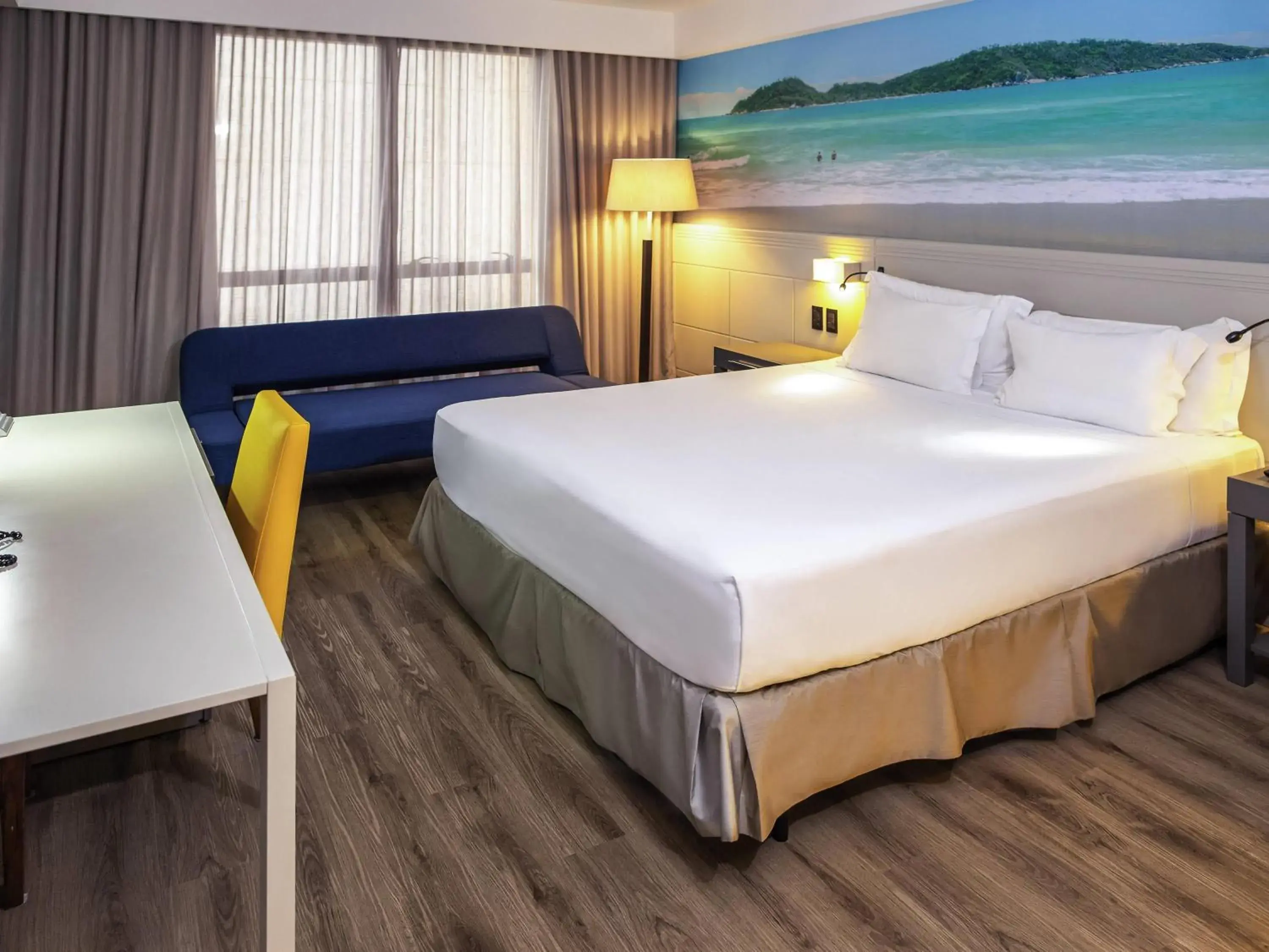 Standard King Room with King Bed and Sofabed in Novotel Florianopolis Standard King Room with King Bed and Sofabed in Novotel Florianopolis