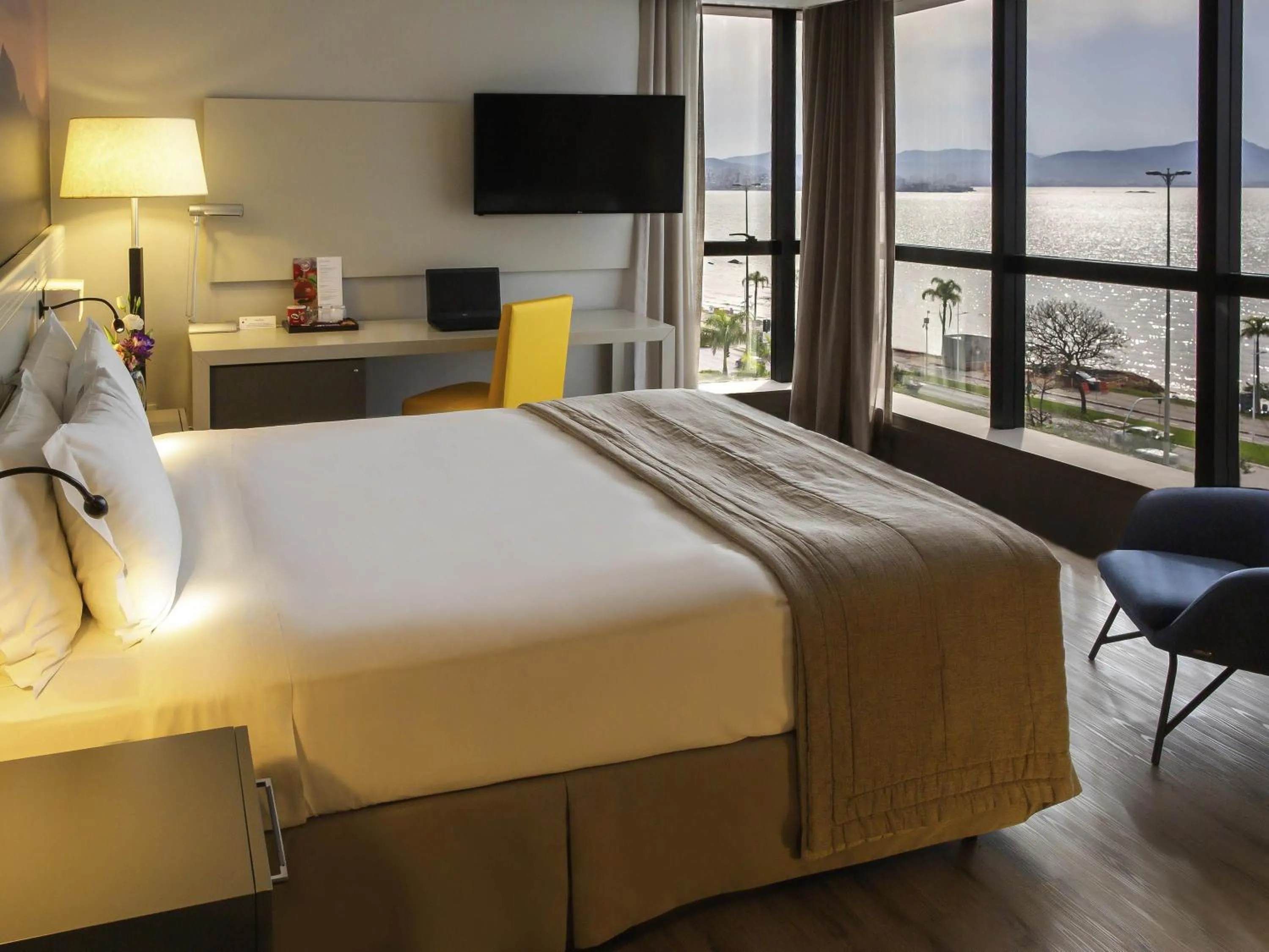 Bedroom, Bed in Novotel Florianopolis