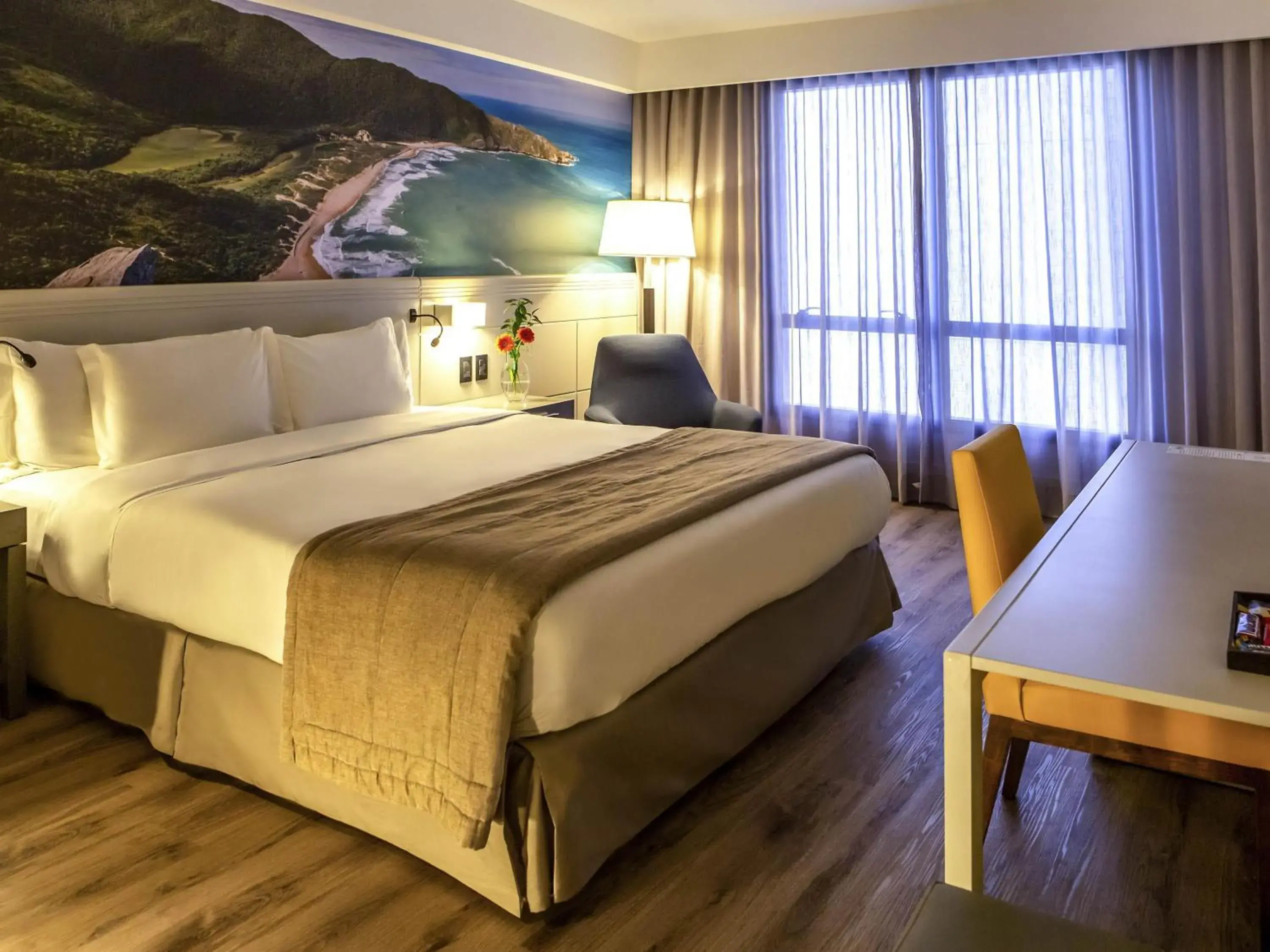 Superior King Room and Partial Ocean View in Novotel Florianopolis Superior King Room and Partial Ocean View in Novotel Florianopolis