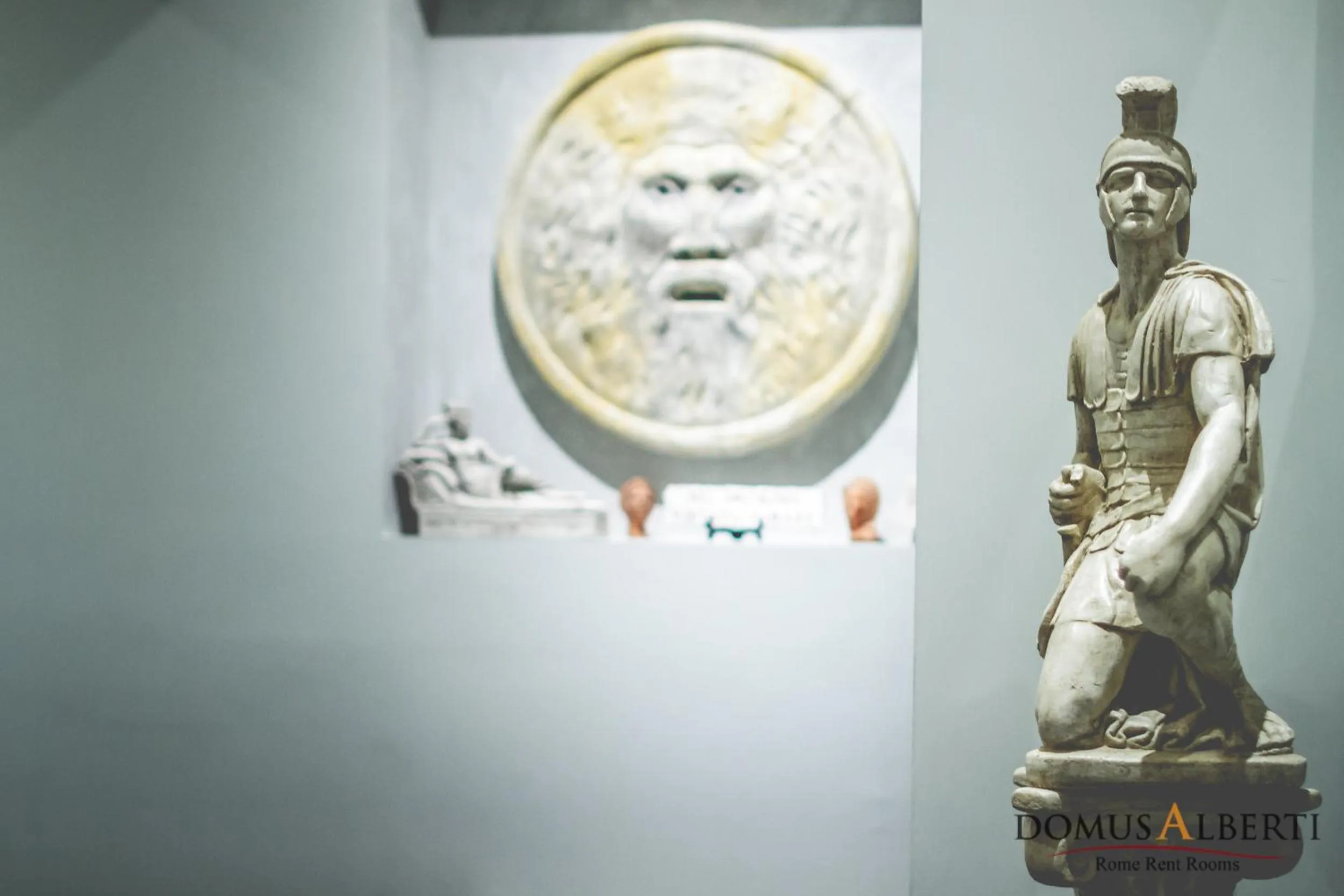 Decorative detail in Domus Alberti Bed & Breakfast