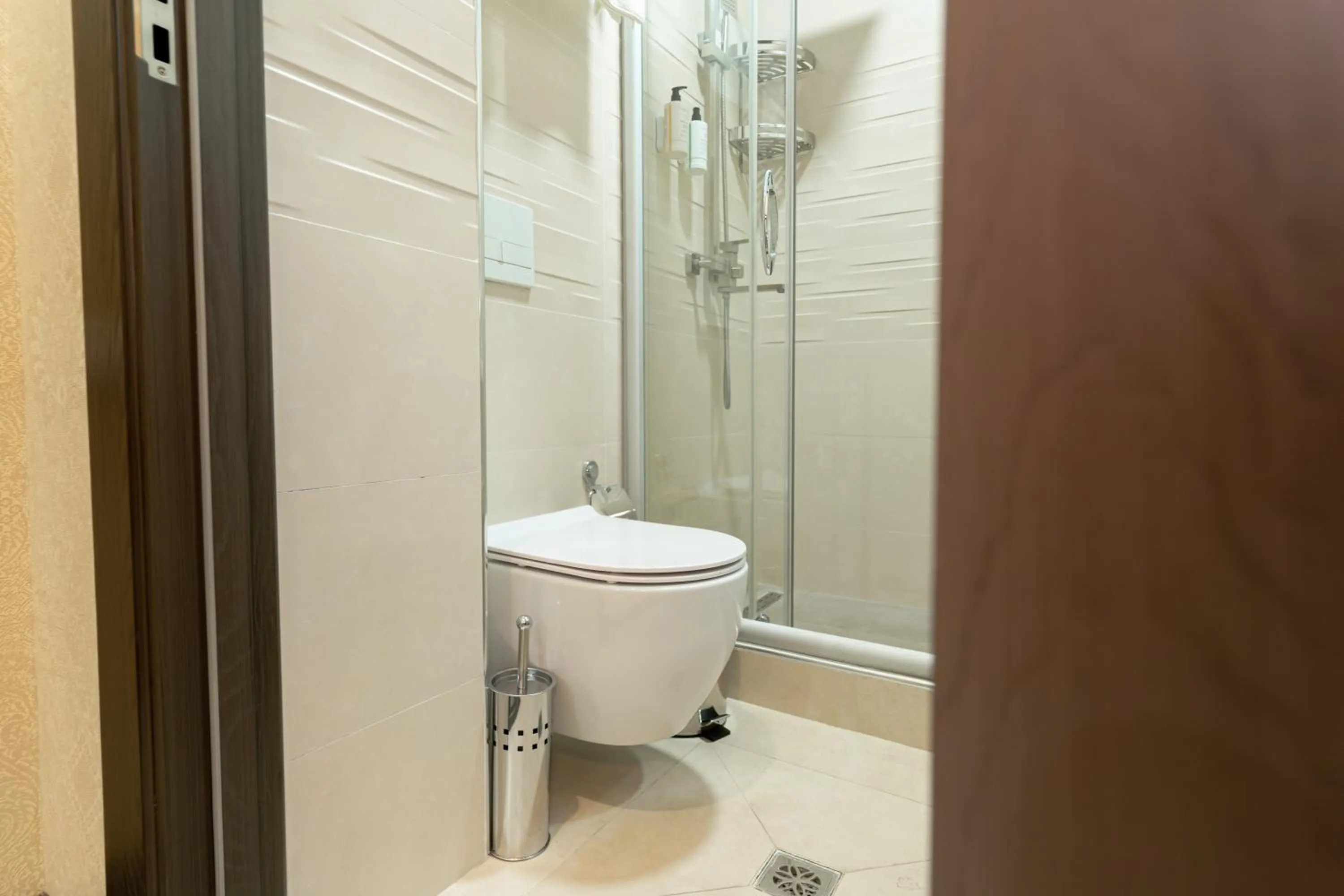 Toilet in The Heritage Tashkent