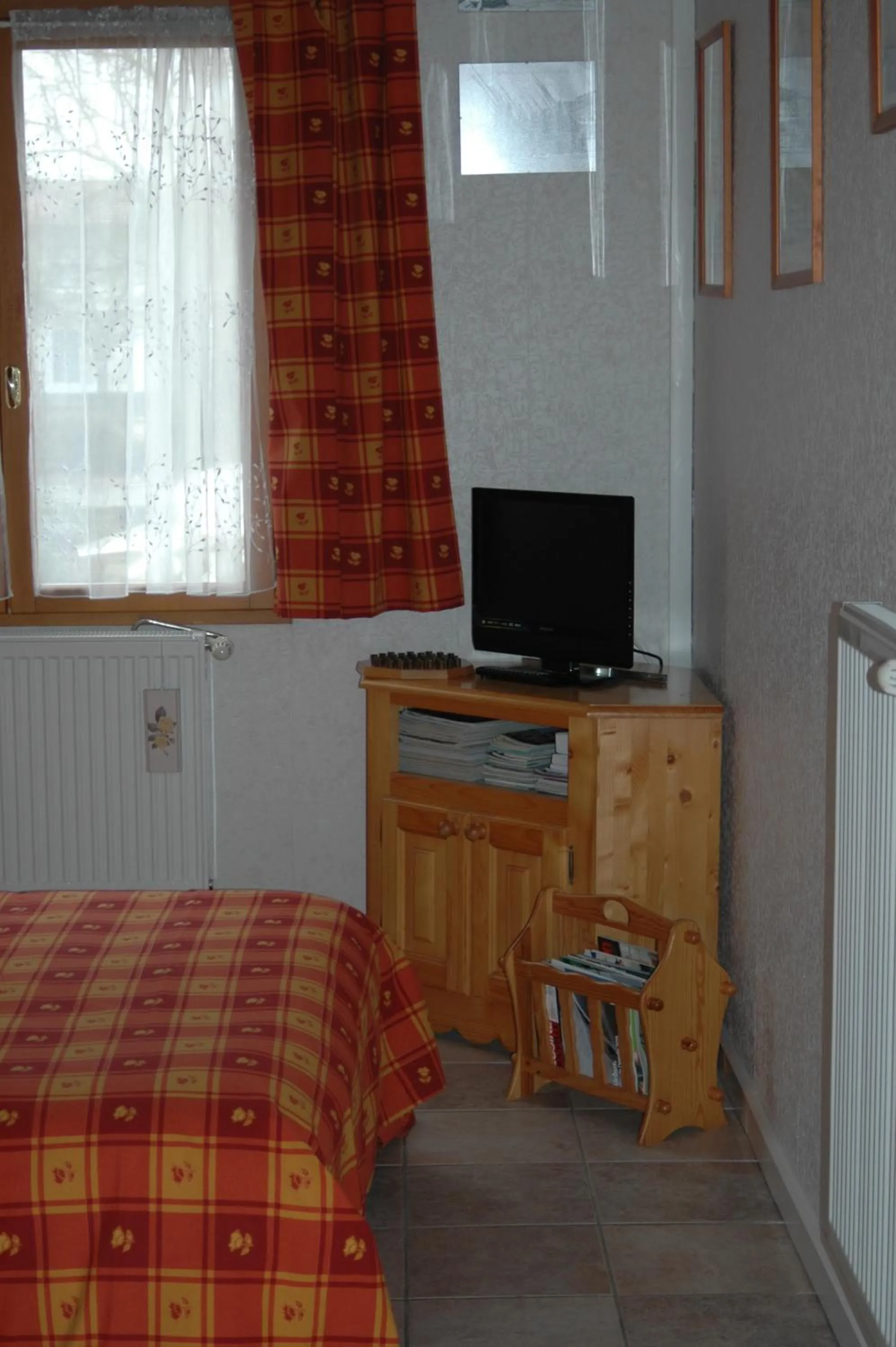 Le Jardin de Roses DOMINIQUE LOREAU