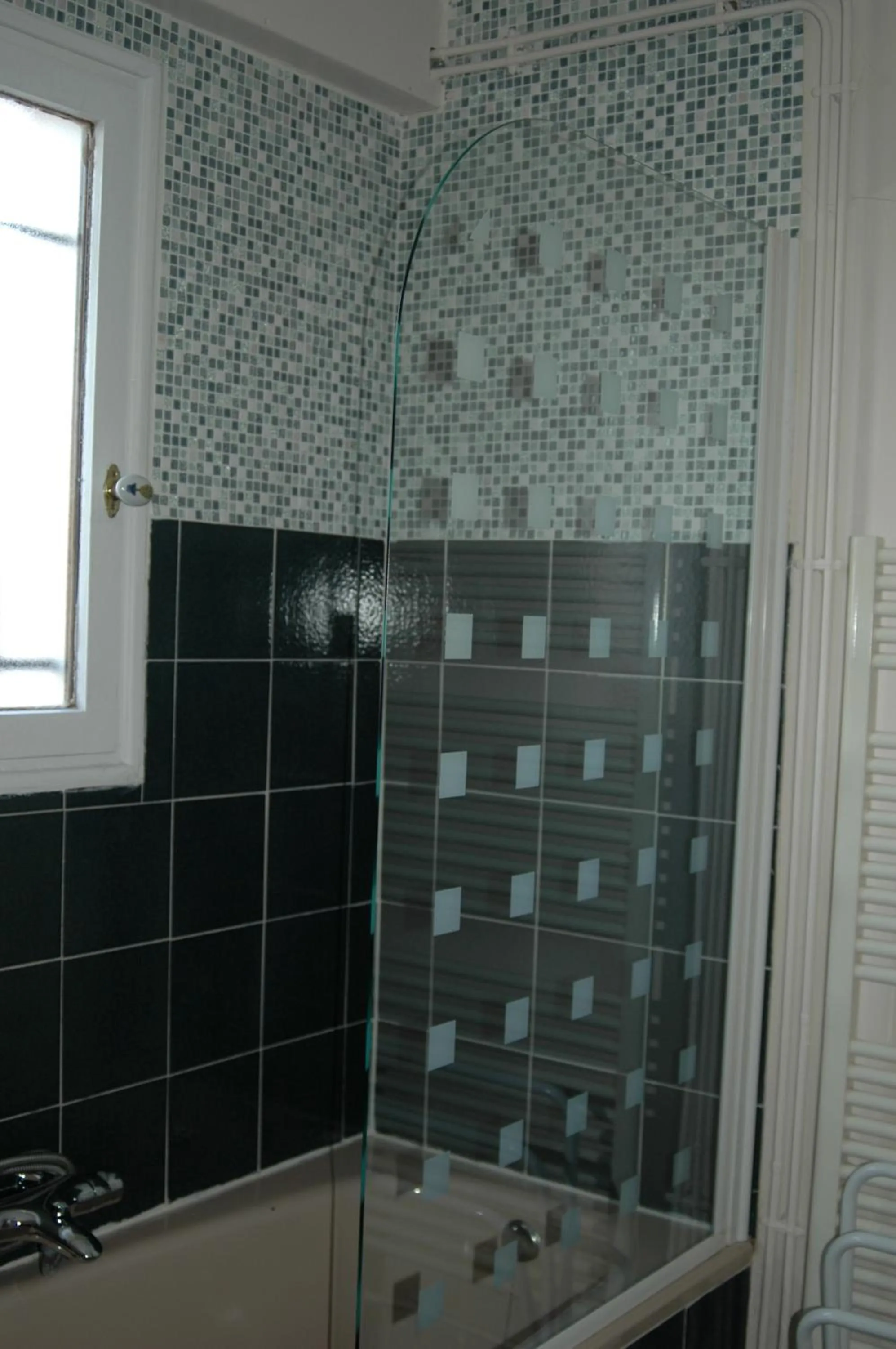 Bathroom in Le Jardin de Roses DOMINIQUE LOREAU