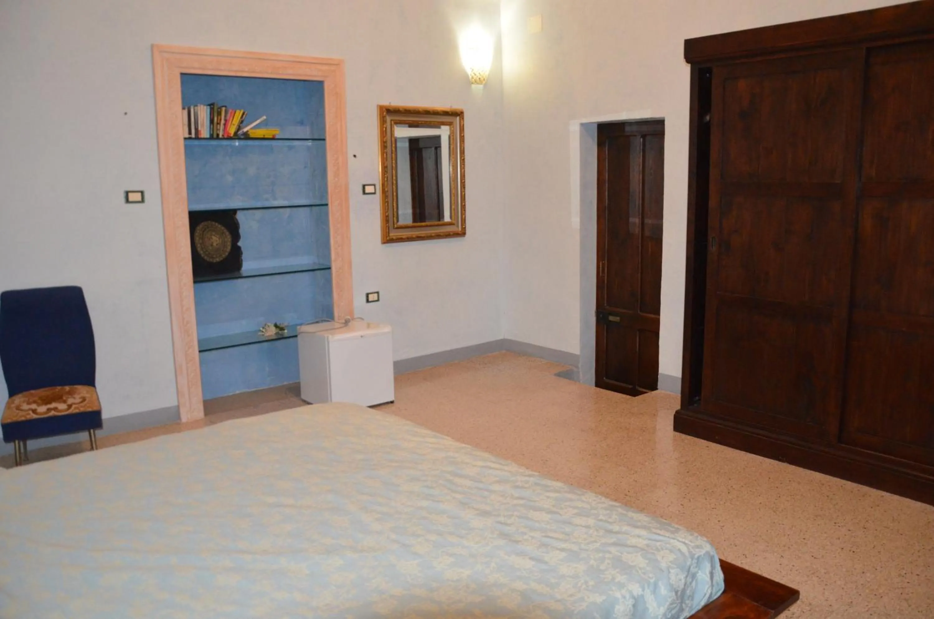 Bedroom, Bed in Borgo dei Filitti - B&B artistico - Piscina Solarium & Enoteca