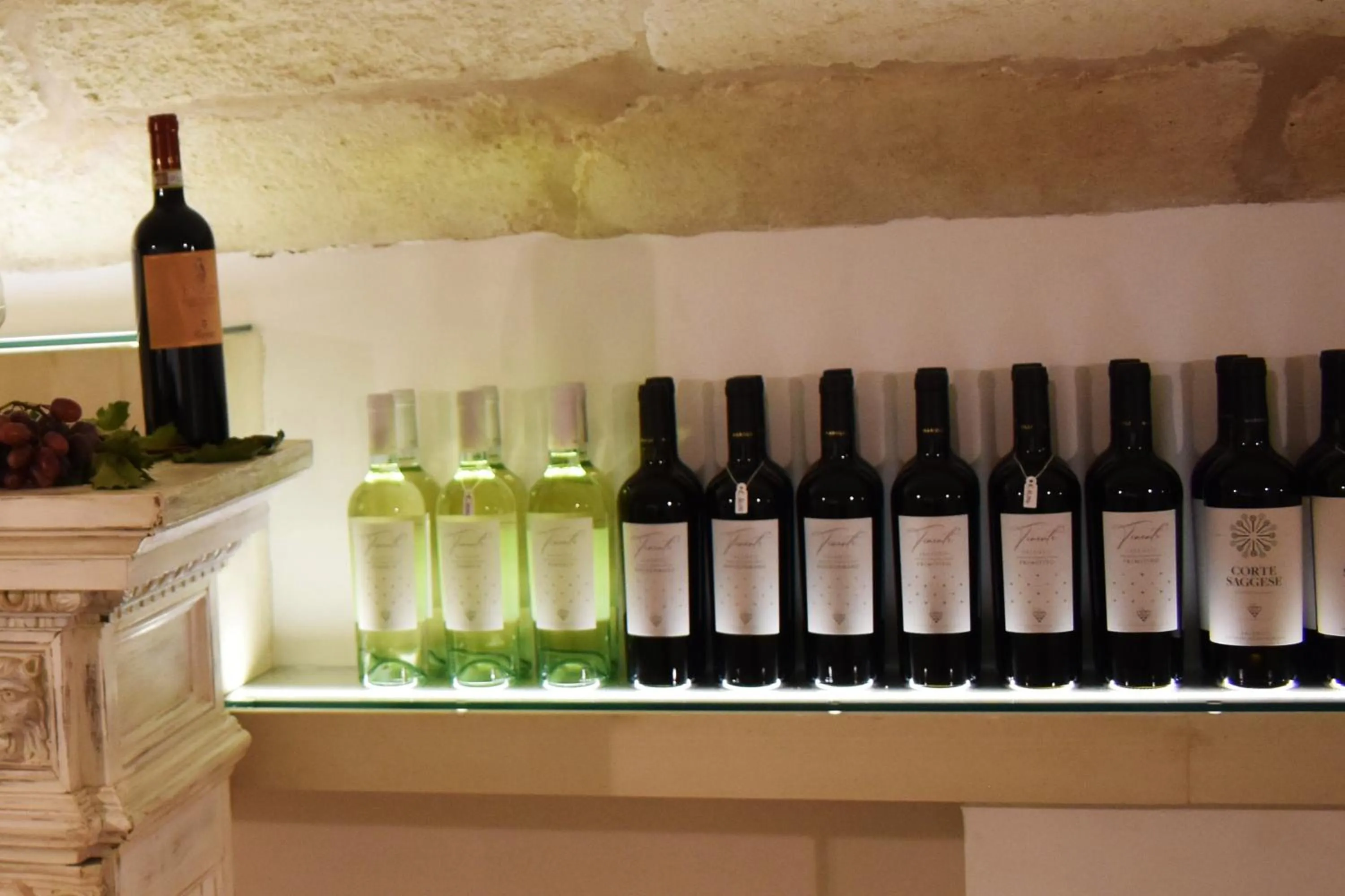 Food and drinks in Borgo dei Filitti - B&B artistico - Piscina Solarium & Enoteca