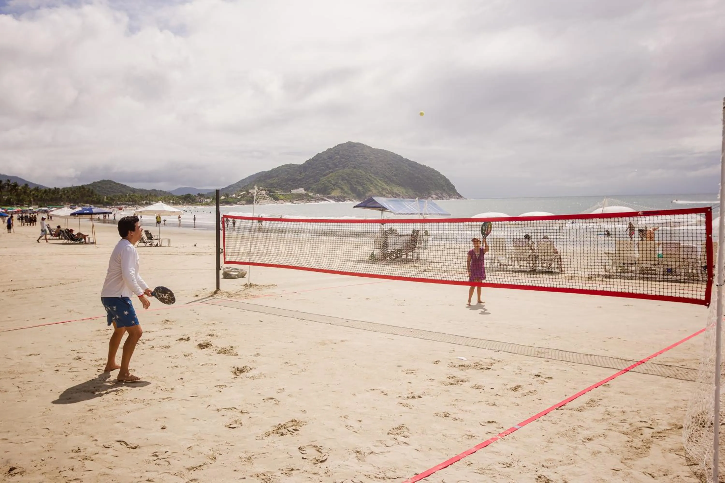 Beach in Hotel Jequitimar Guaruja Resort & Spa by Accor - Ex Sofitel