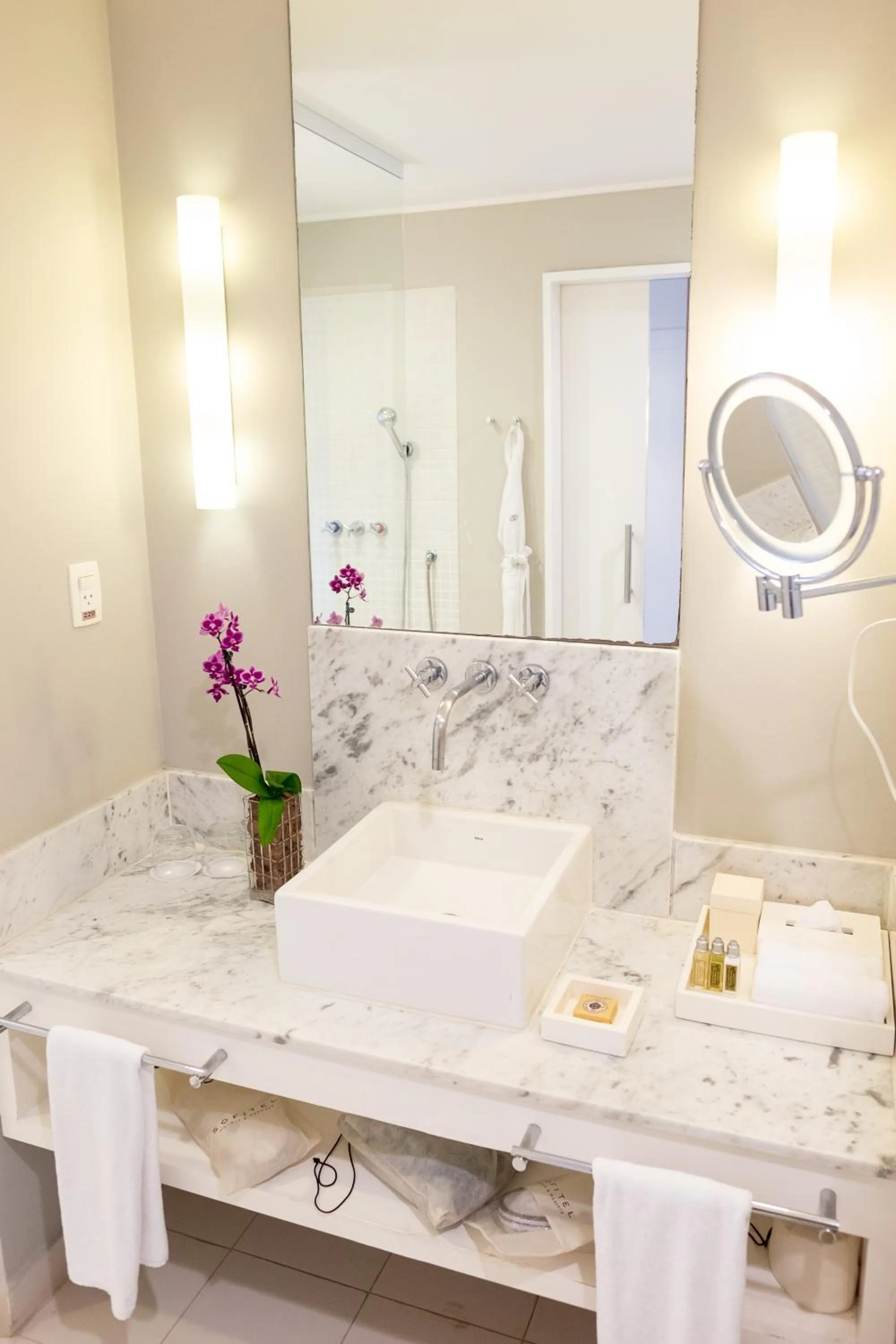 Toilet in Hotel Jequitimar Guaruja Resort & Spa by Accor - Ex Sofitel