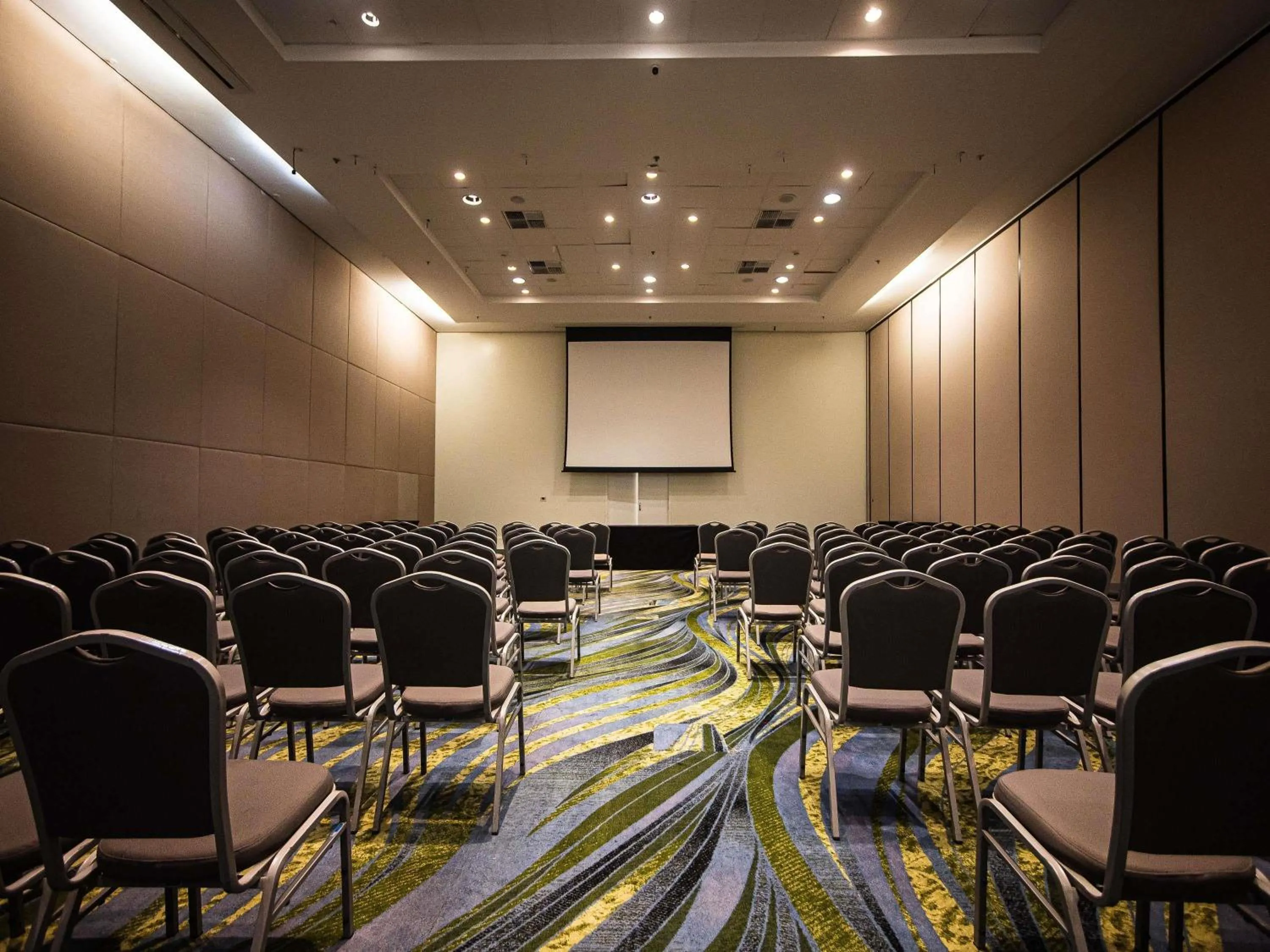Meeting/conference room in Hotel Jequitimar Guaruja Resort & Spa by Accor - Ex Sofitel
