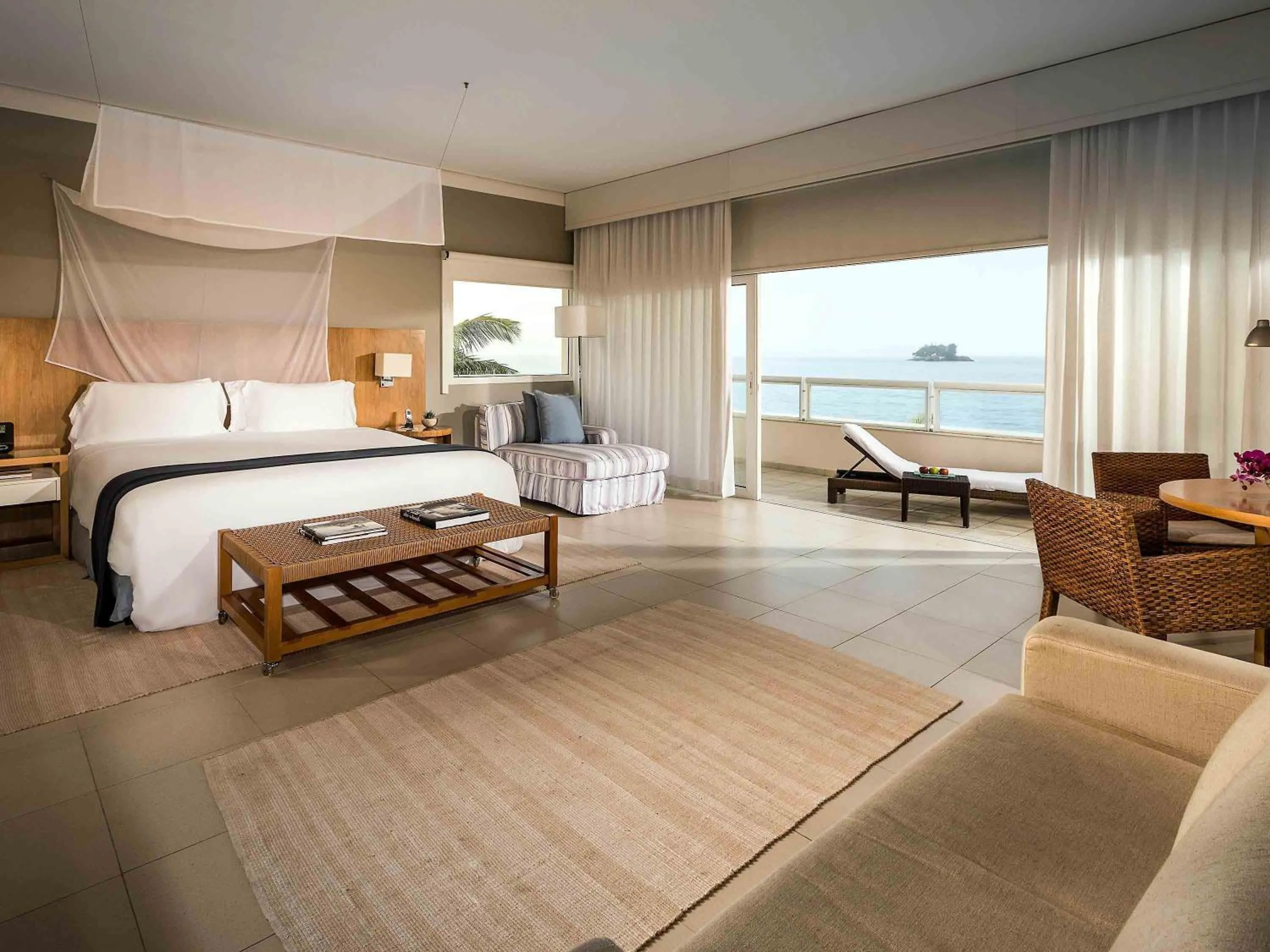 Bedroom, Bed in Hotel Jequitimar Guaruja Resort & Spa by Accor - Ex Sofitel