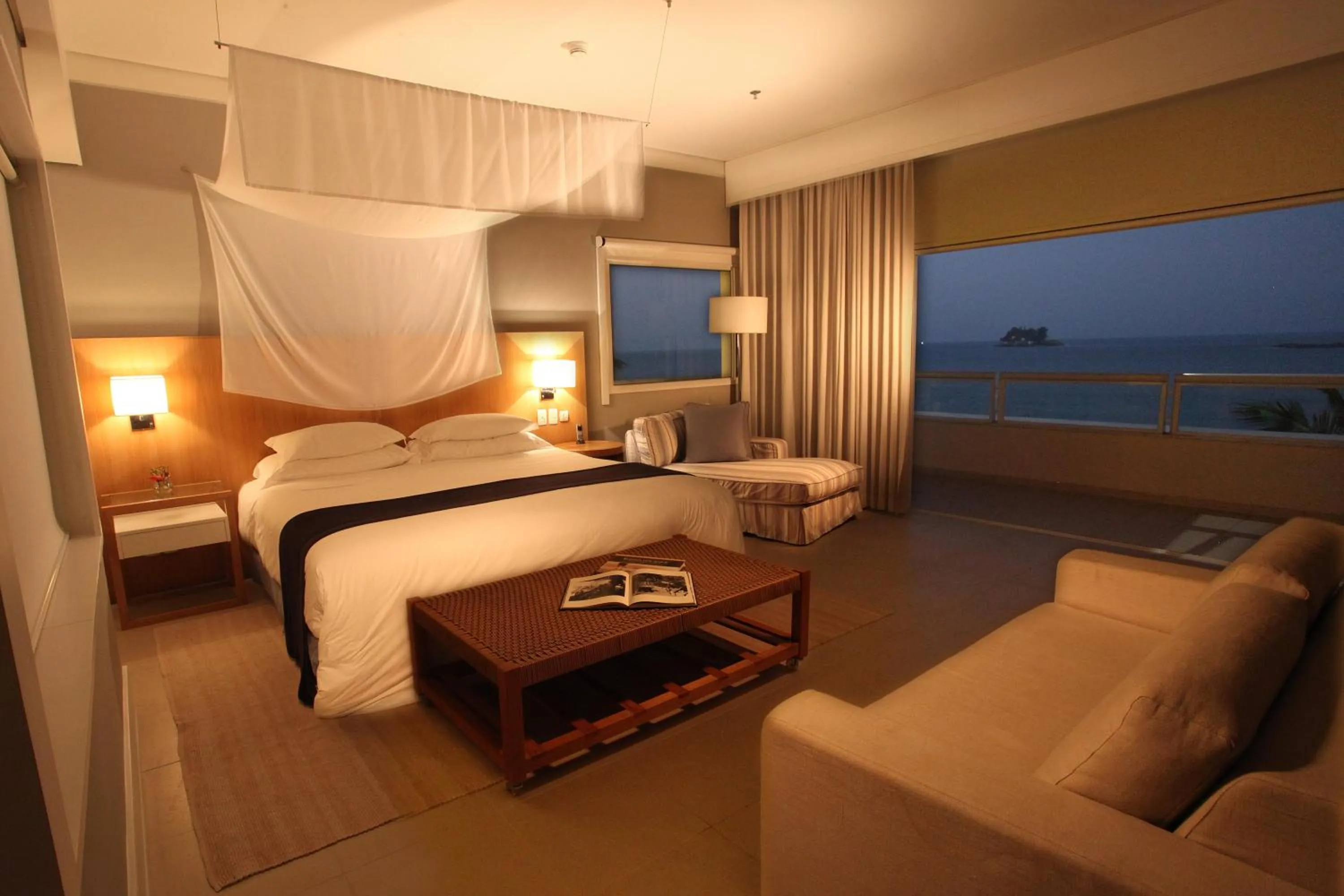 Bedroom, Bed in Hotel Jequitimar Guaruja Resort & Spa by Accor - Ex Sofitel